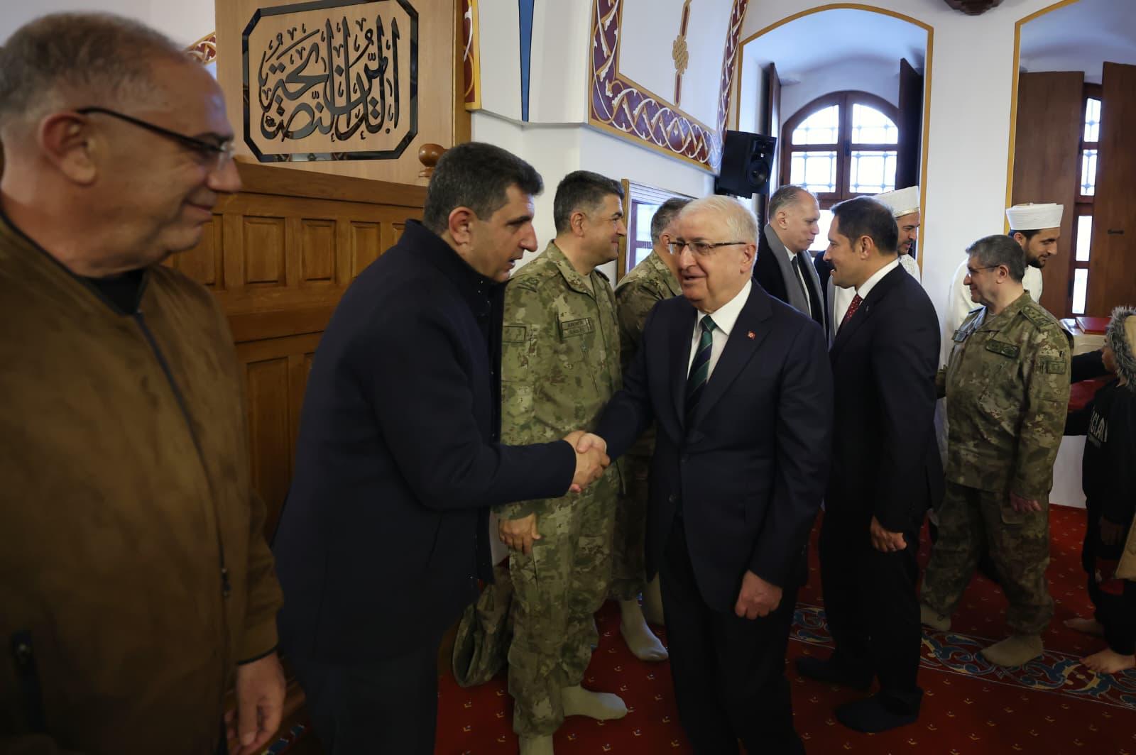 Milli Savunma Bakanı Yaşar Güler, Bayram Namazını Hatay'da Kıldı