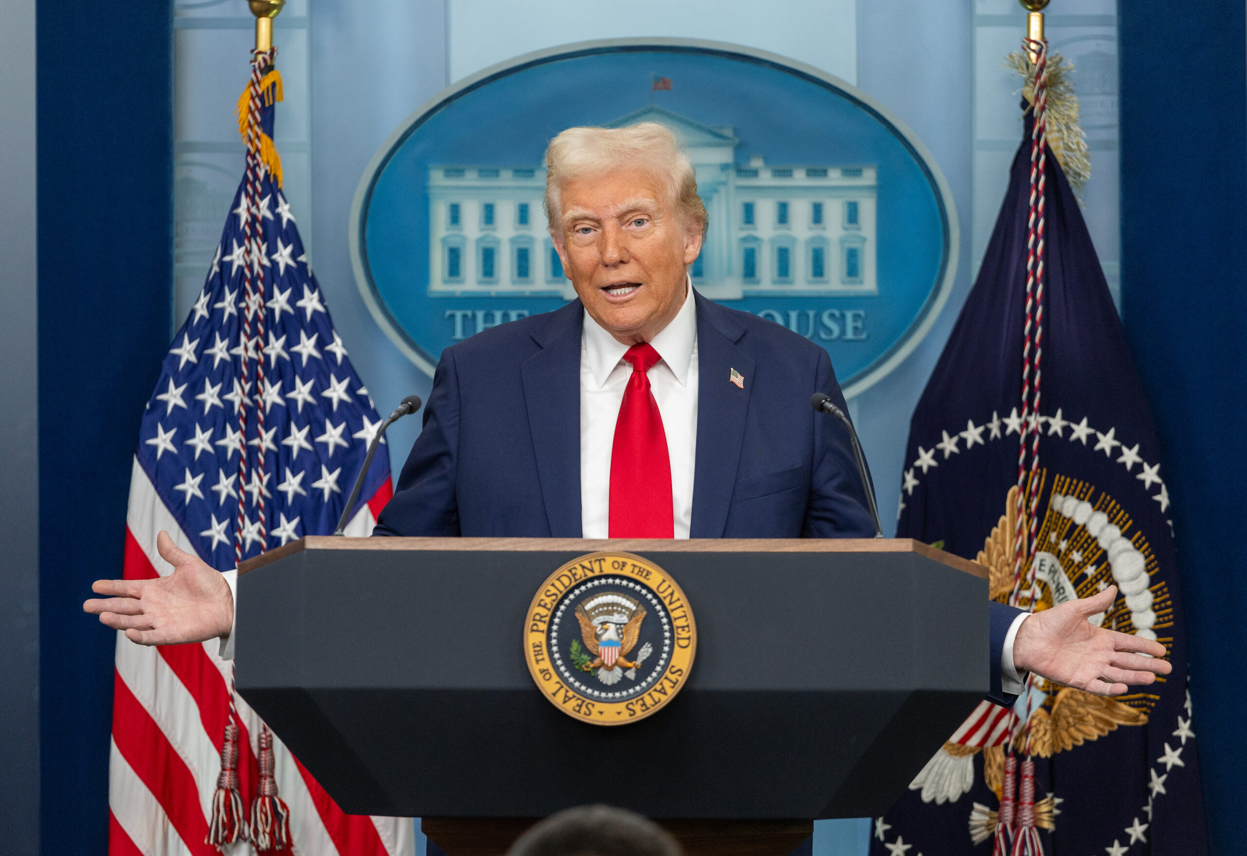 Trump’tan Netanyahu’ya Önemli Uyarı: İran’ın Petrol ve Gaz Tesislerini Vurmayın