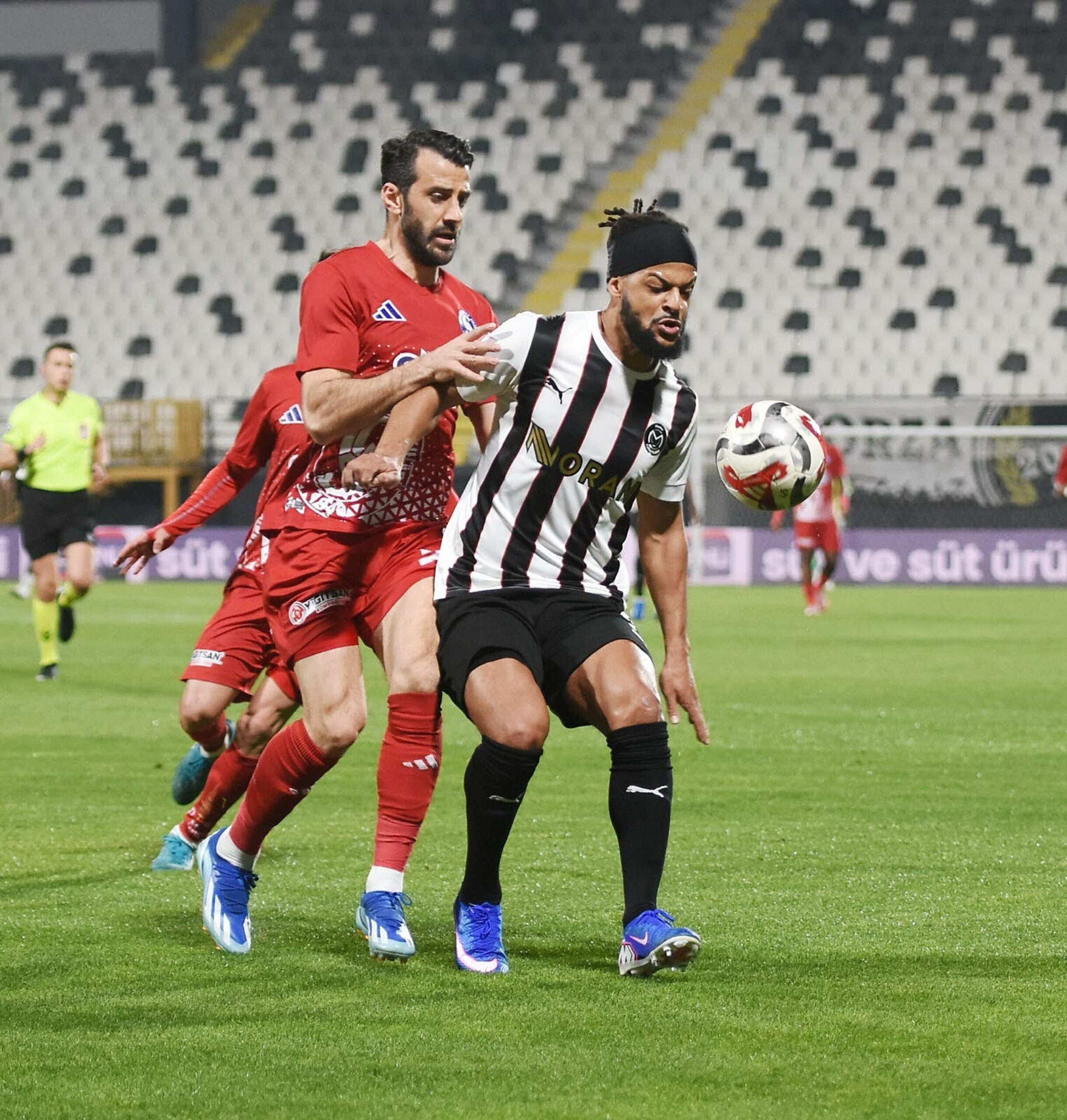 Manisa FK, Özbelsan Sivasspor'u Ağırlıyor