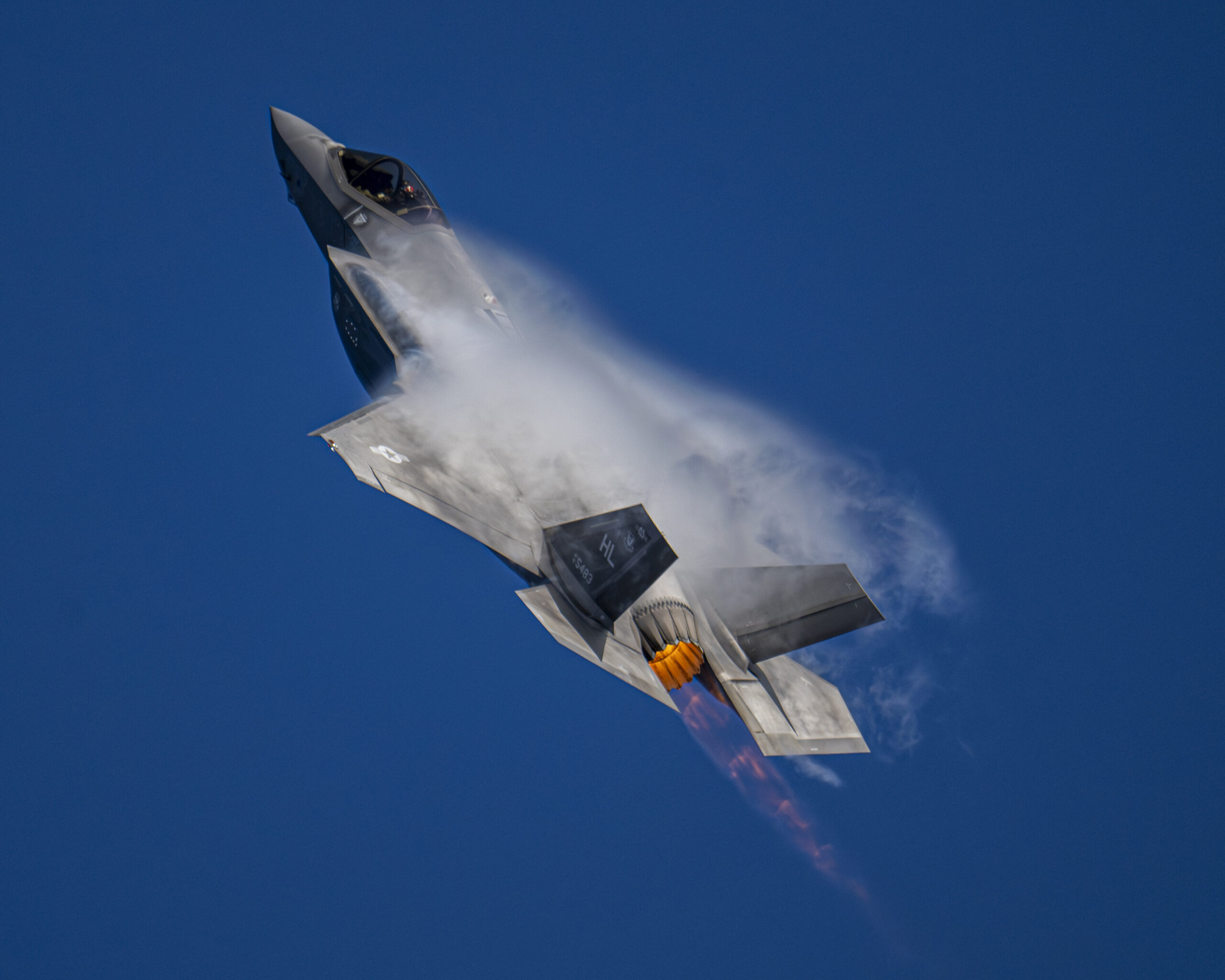 İran, ABD'nin F-35 Savaş Uçağını Vurduğunu Duyurdu
