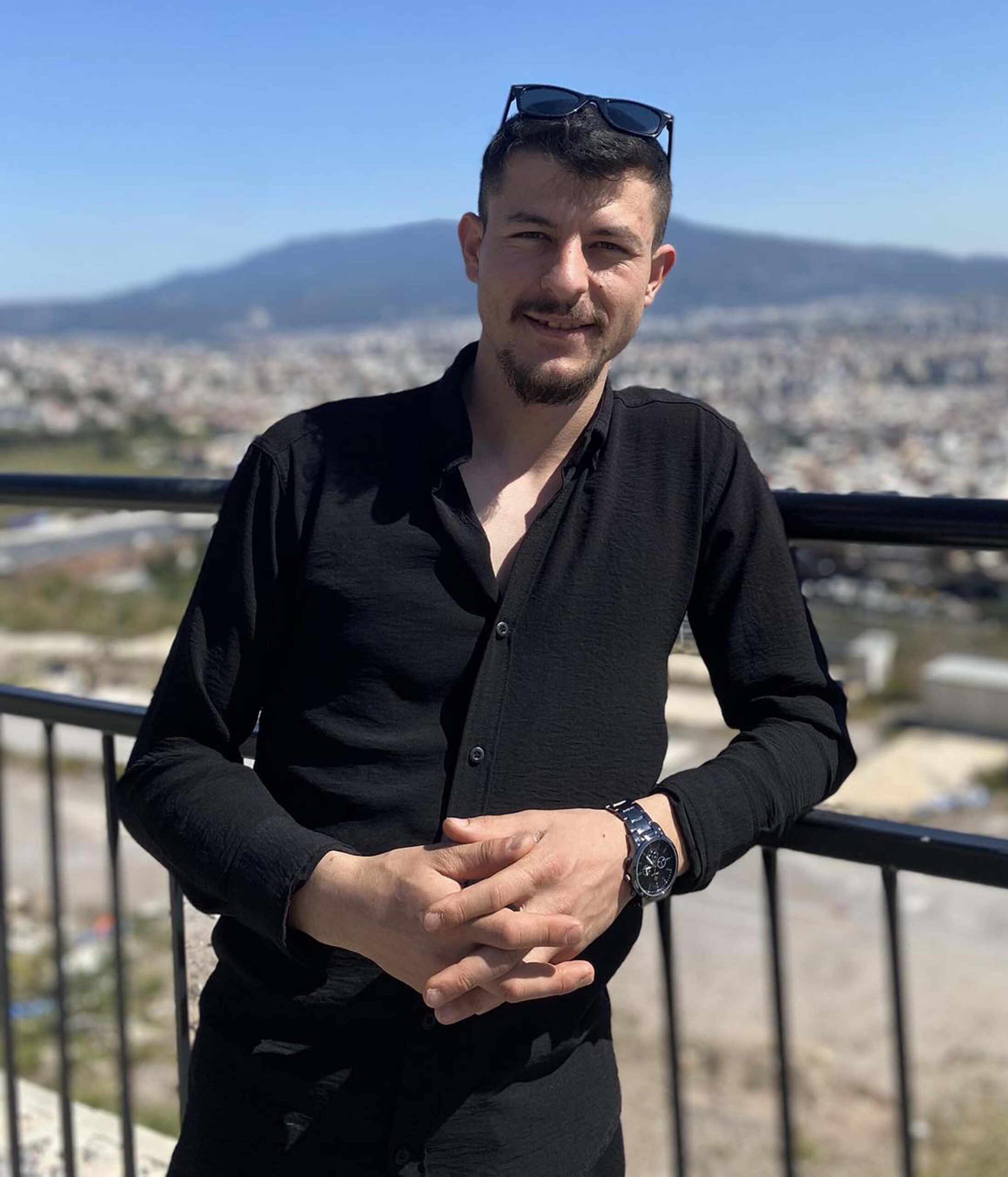 Kula'da Yağışlı Havada Takla Atan Araçta Feci Kaza