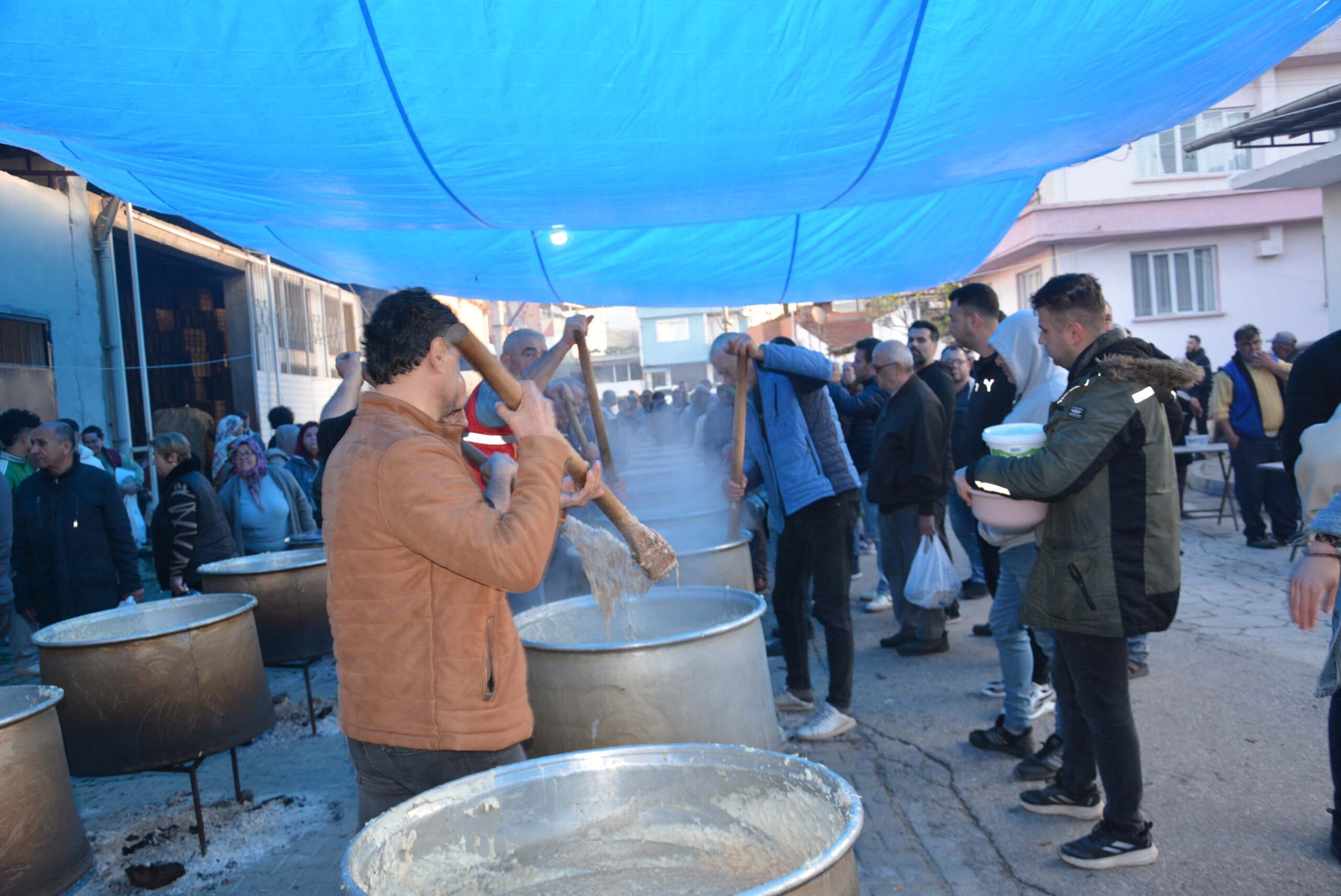 Aydın'da Geleneksel Keşkek Hayrı, 20 Bin Kişiyi Bir Araya Getirdi