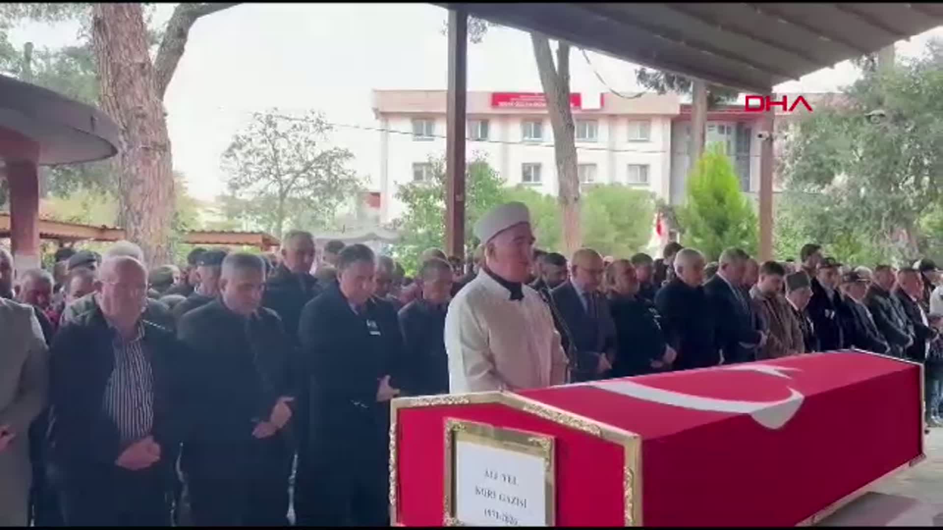 Kore Gazisi Ali Yel, Manisa'da Askeri Törenle Uğurlandı