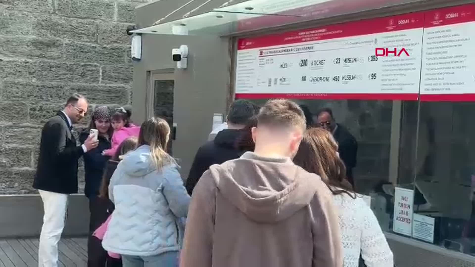 Bodrum'da Bayram Coşkusu: Tarihi Mekanlara Ziyaretçi Yağmuru