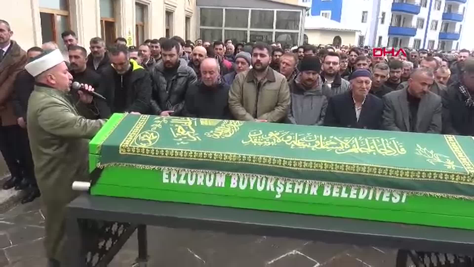 Erzurum'da Buz Sarkıtı Terörüne Kurban Giden 2 Çocuk Babası Defnedildi