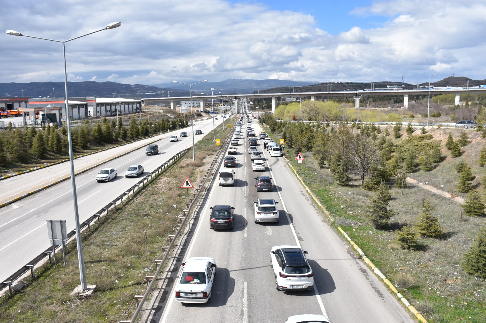 Kırıkkale'de Bayram Dönüşü Trafik Yoğunluğu Artıyor