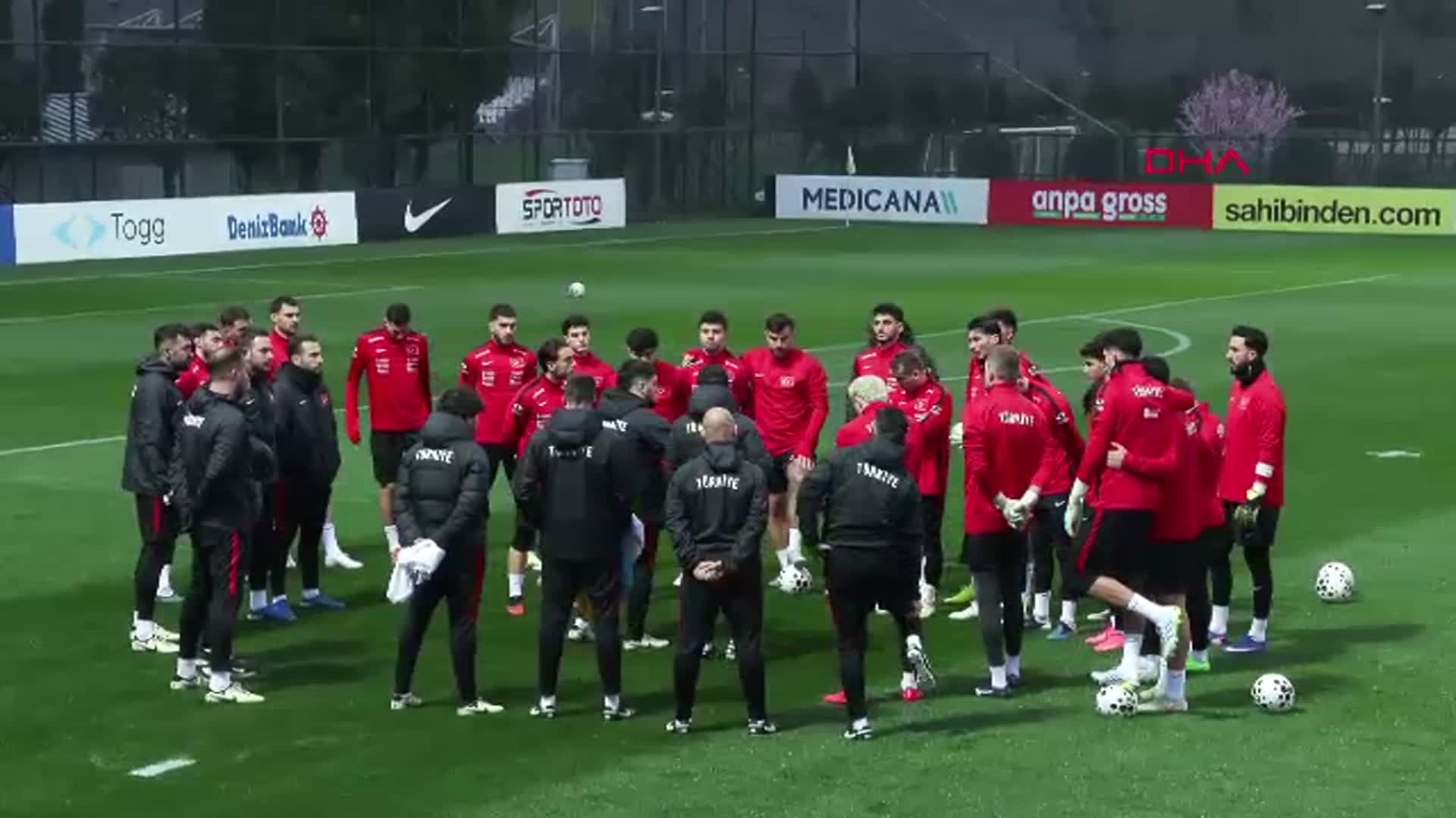 A Milli Futbol Takımı Romanya Maçı İçin Hazırlıklarını Sürdürüyor