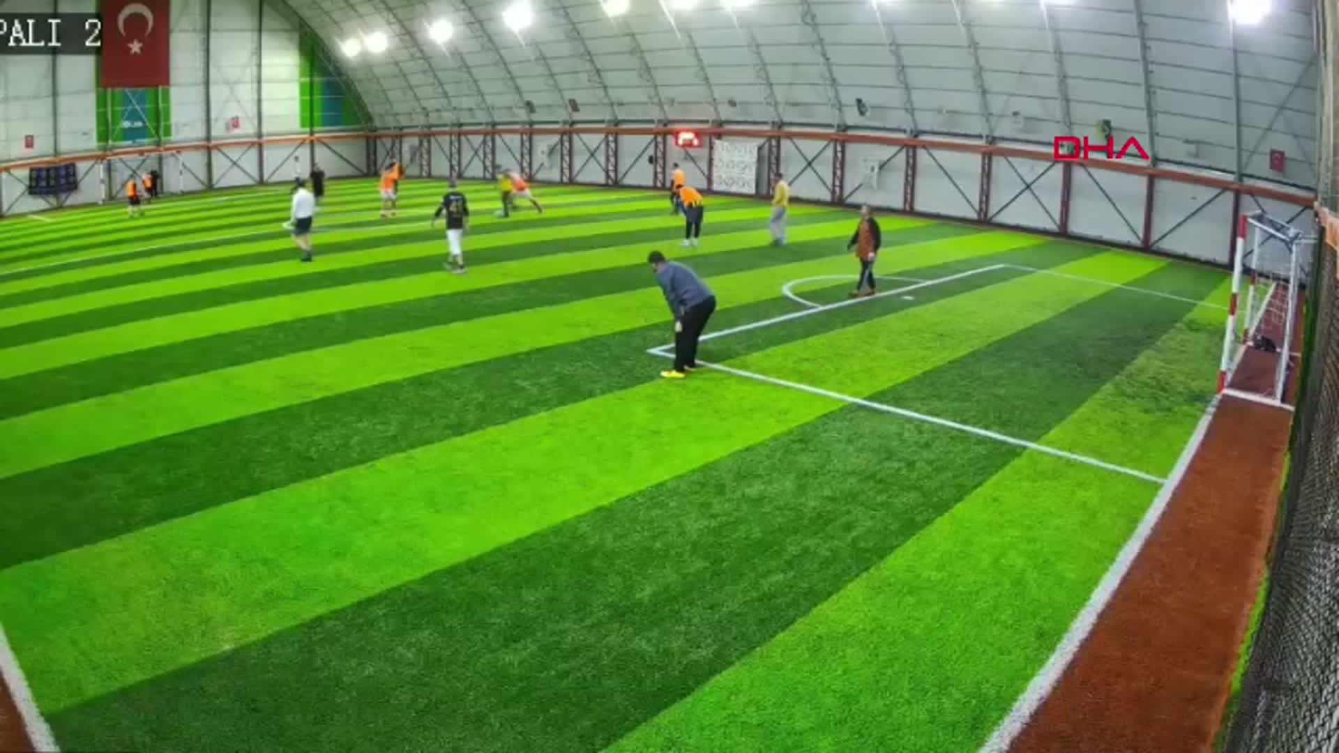 Halı Saha Maçında Kalp Krizi: Genç Yaşamı Kaybetti