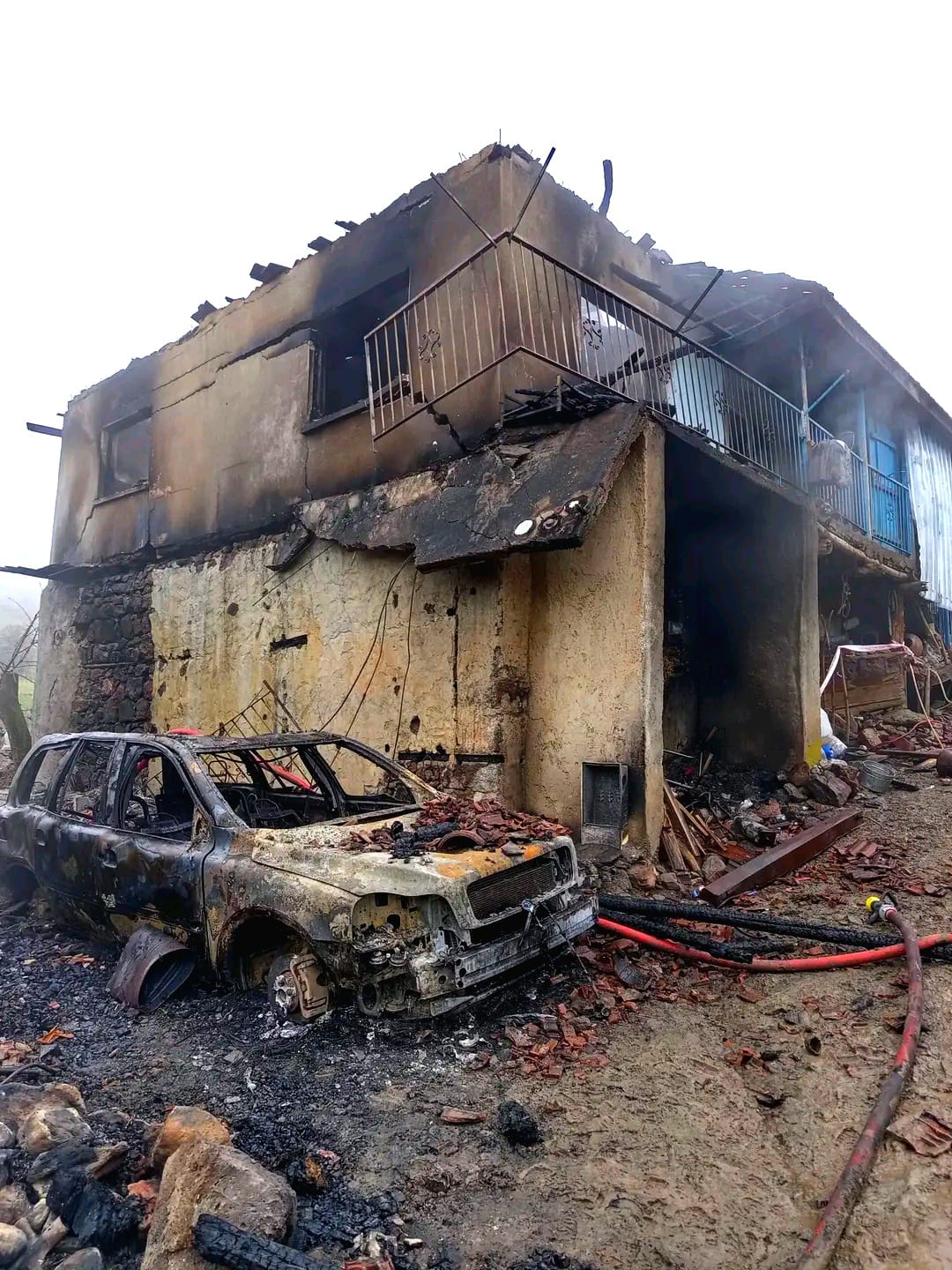 Ankara'da Meydana Gelen Ev Yangını; Araçlar Kullanılamaz Hale Geldi