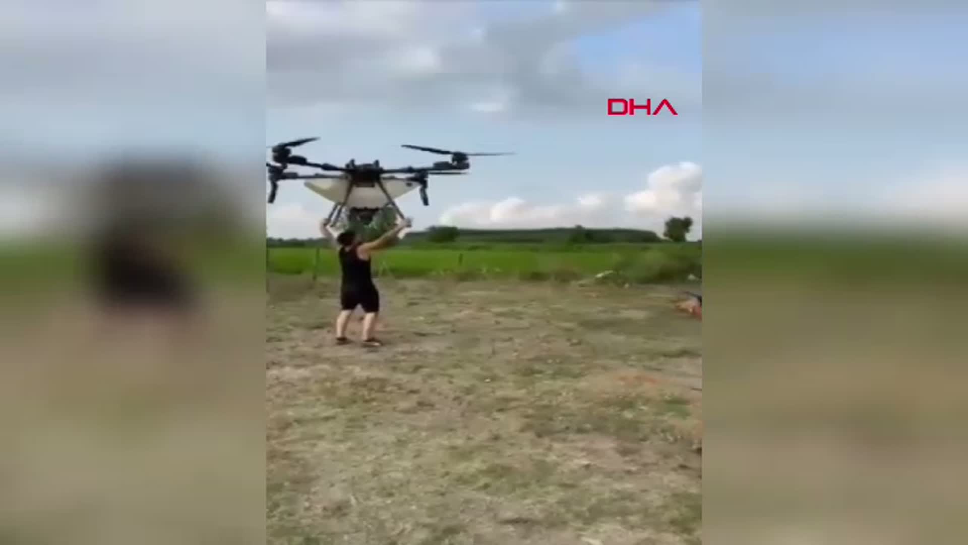 Samsun'da Tarım Dronuna Tutunan Çiftçinin Korkutucu Düşüş Anları Kamerada