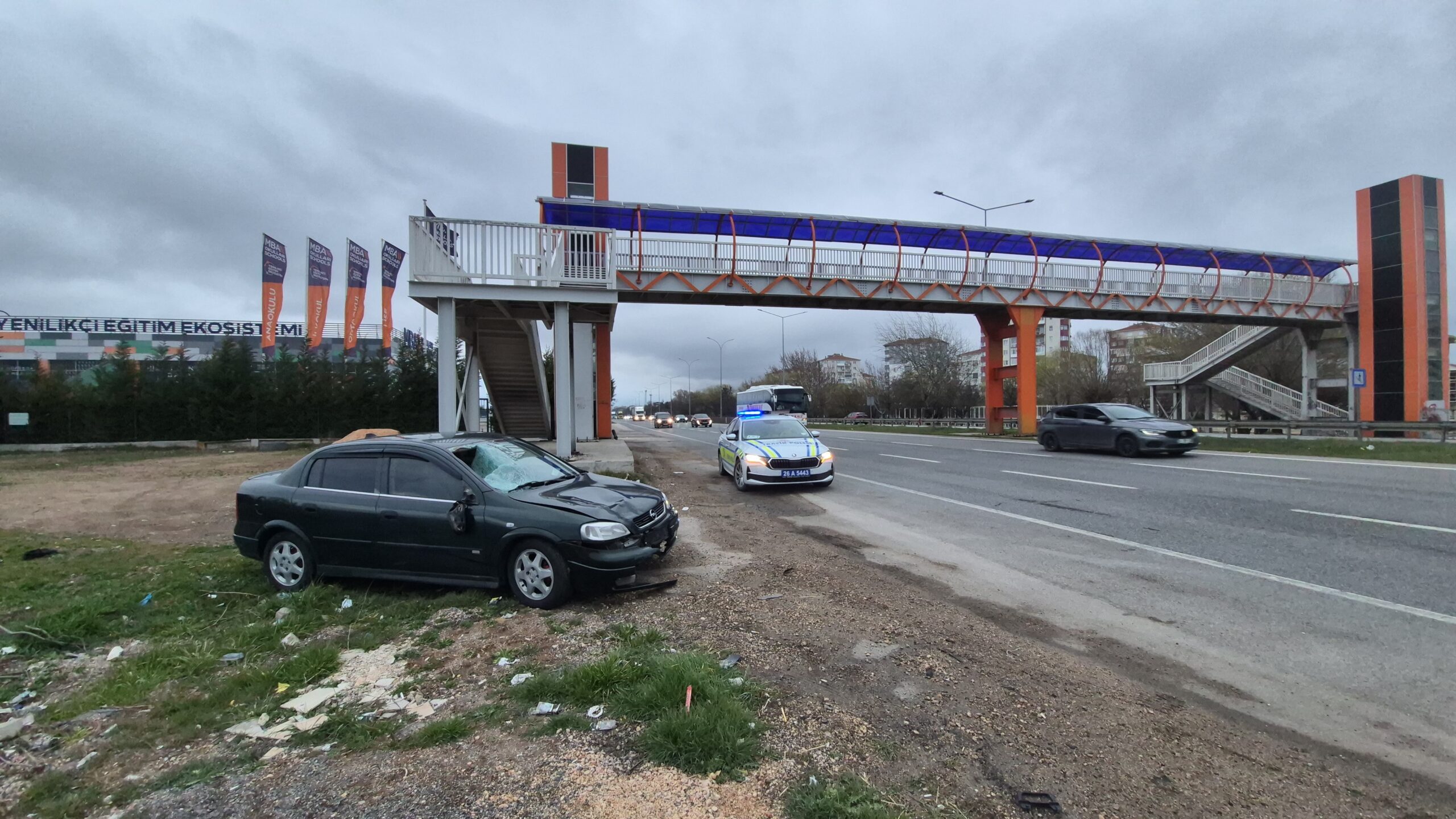 Eskişehir'de Üst Geçite Yakın Yaya Kazası: 76 Yaşındaki Adam Hayatını Kaybetti