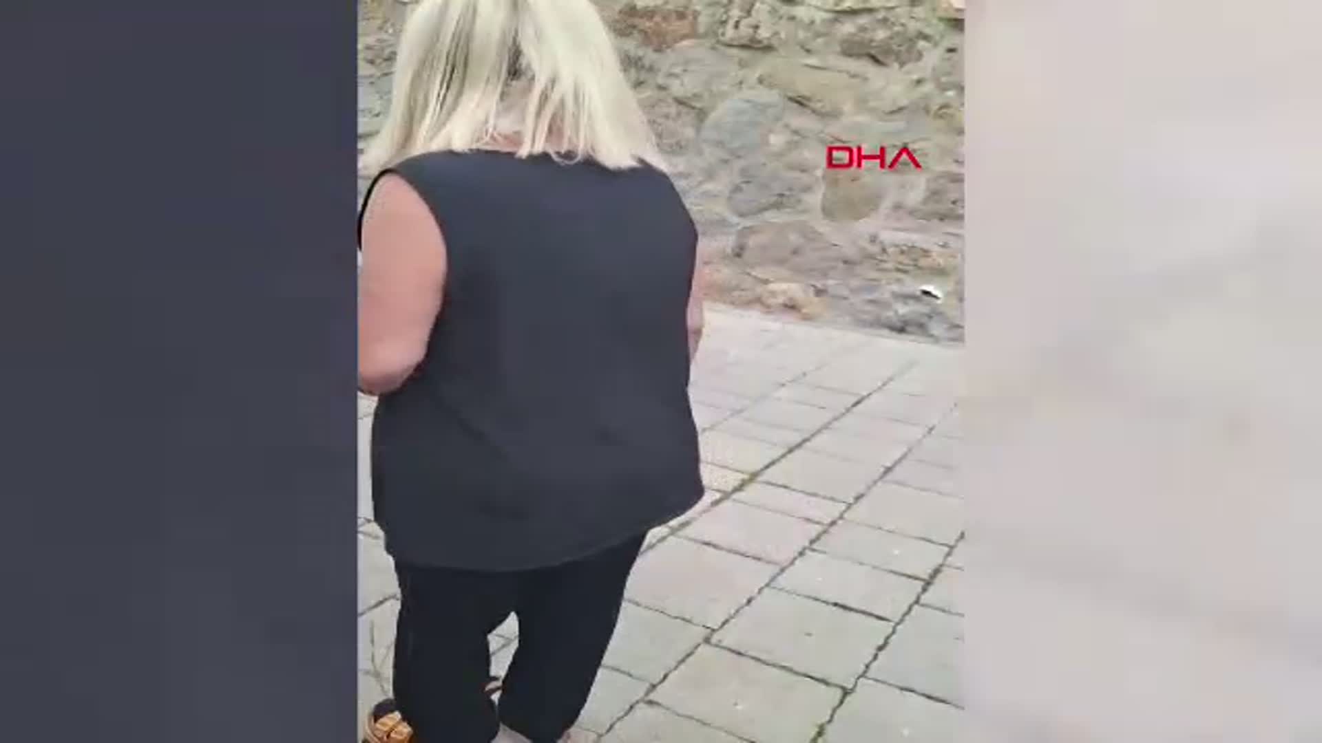 Safiye Soyman'dan Yaban Domuzuna Sıcak Karşılama