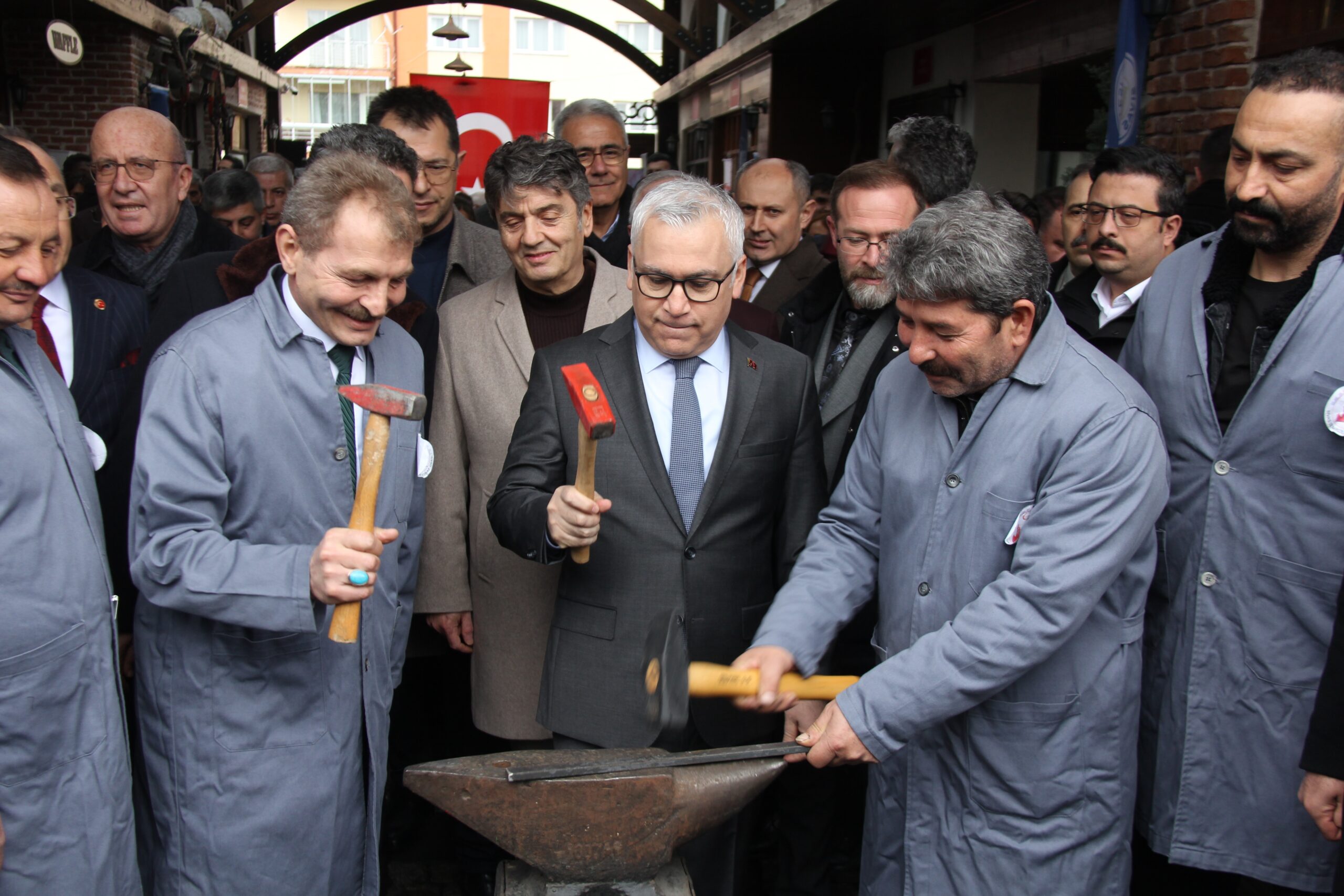 Sivas'ta Yağmur Eşliğinde Coşkulu Nevruz Kutlaması