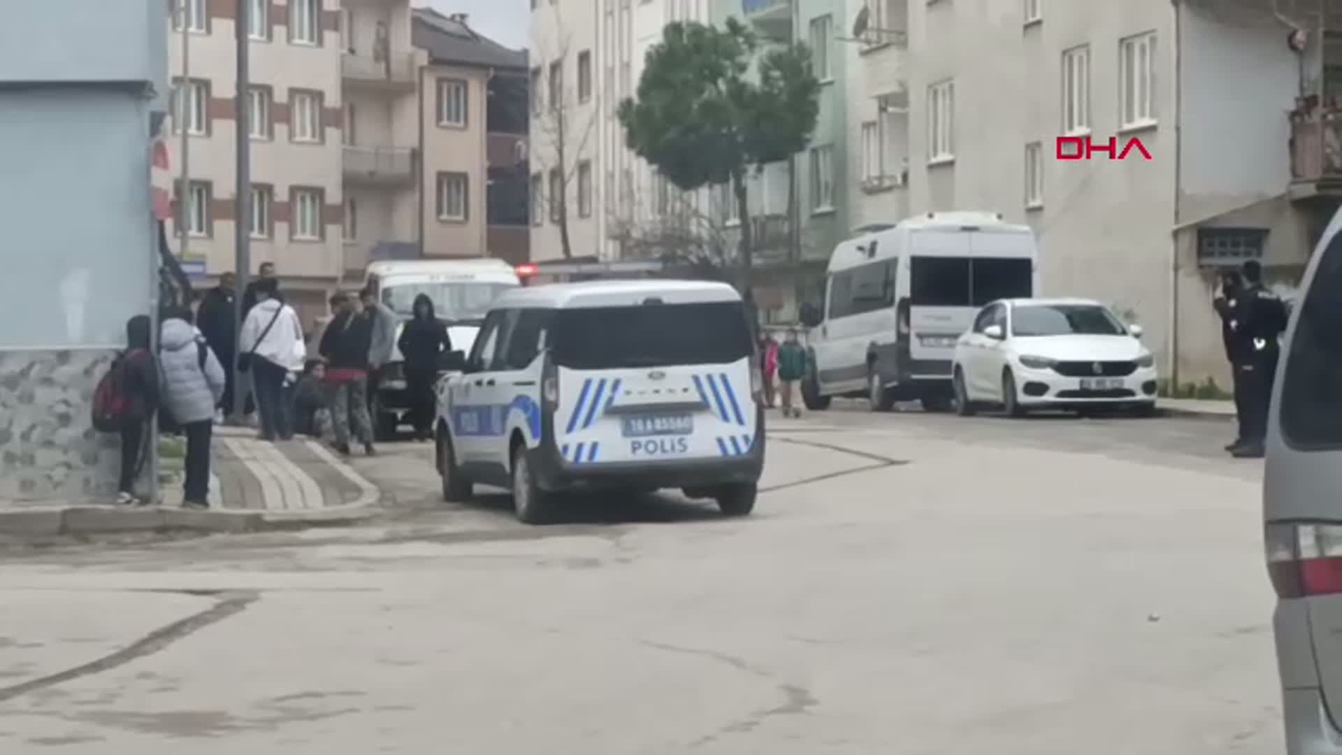 Bursa'da Komşular Arasında Kavga: İki Kadın Yaralandı