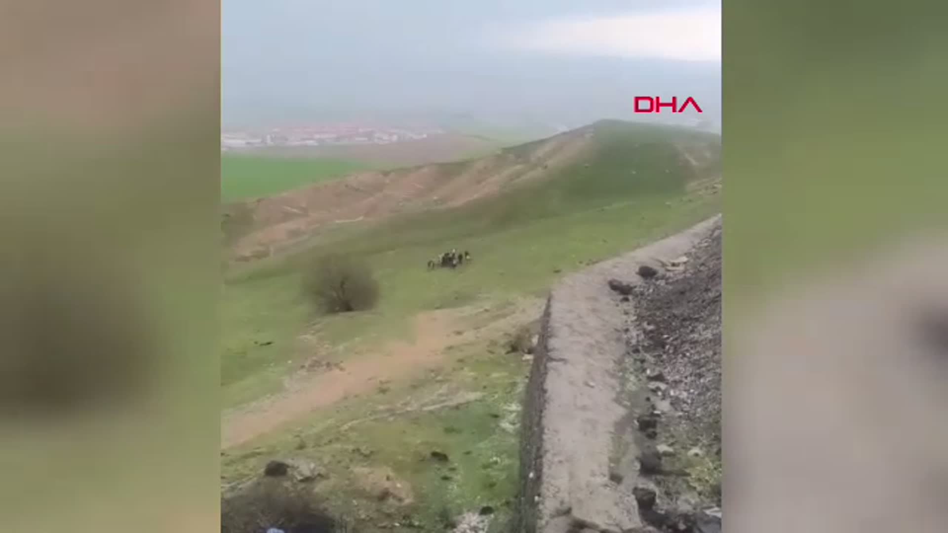 Batman'da Otomobil Uçuruma Düştü: Sürücü Ağır Yaralı