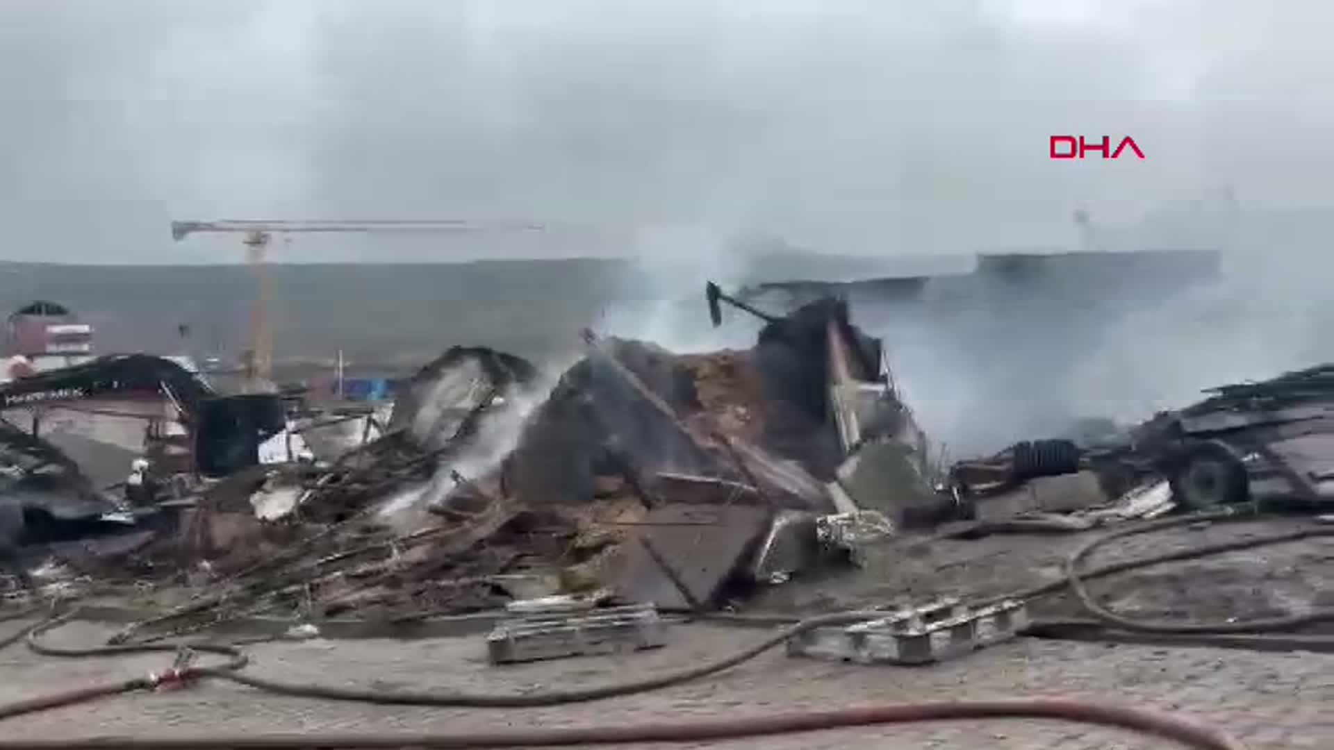 Kocaeli'de Ahır Yangını: Çok Sayıda Hayvan Hayatını Kaybetti