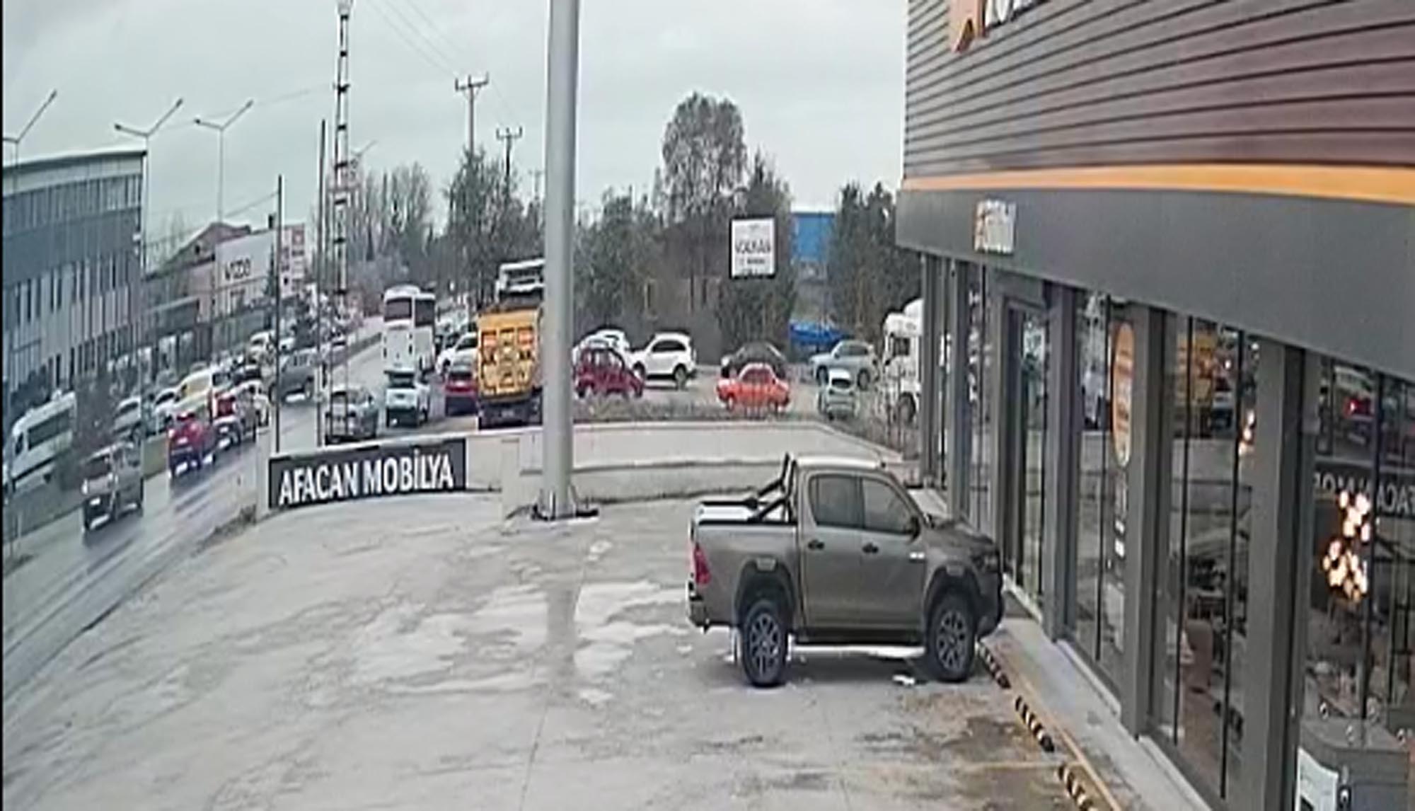 Kırklareli'de Zincirleme Kaza: 5 Yaralı, O Anlar Kamerada