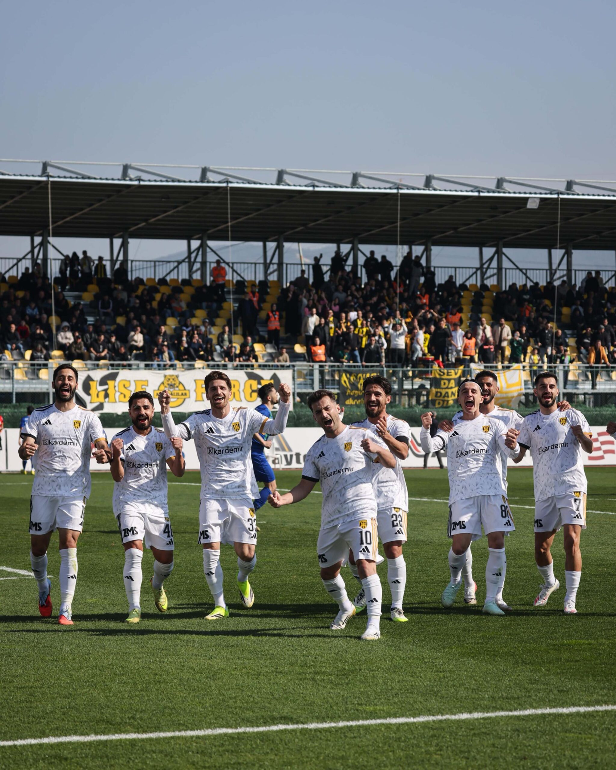 Aliağa Futbol, Adanaspor Deplasmanında Zirve Takibini Sürecek