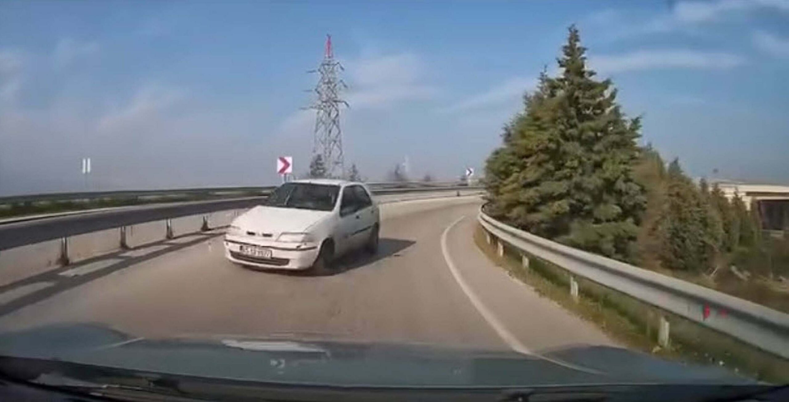 Yunusemre'de Ters Yönde İlerleyen Otomobilin Sürücüsüne Ceza Kesildi