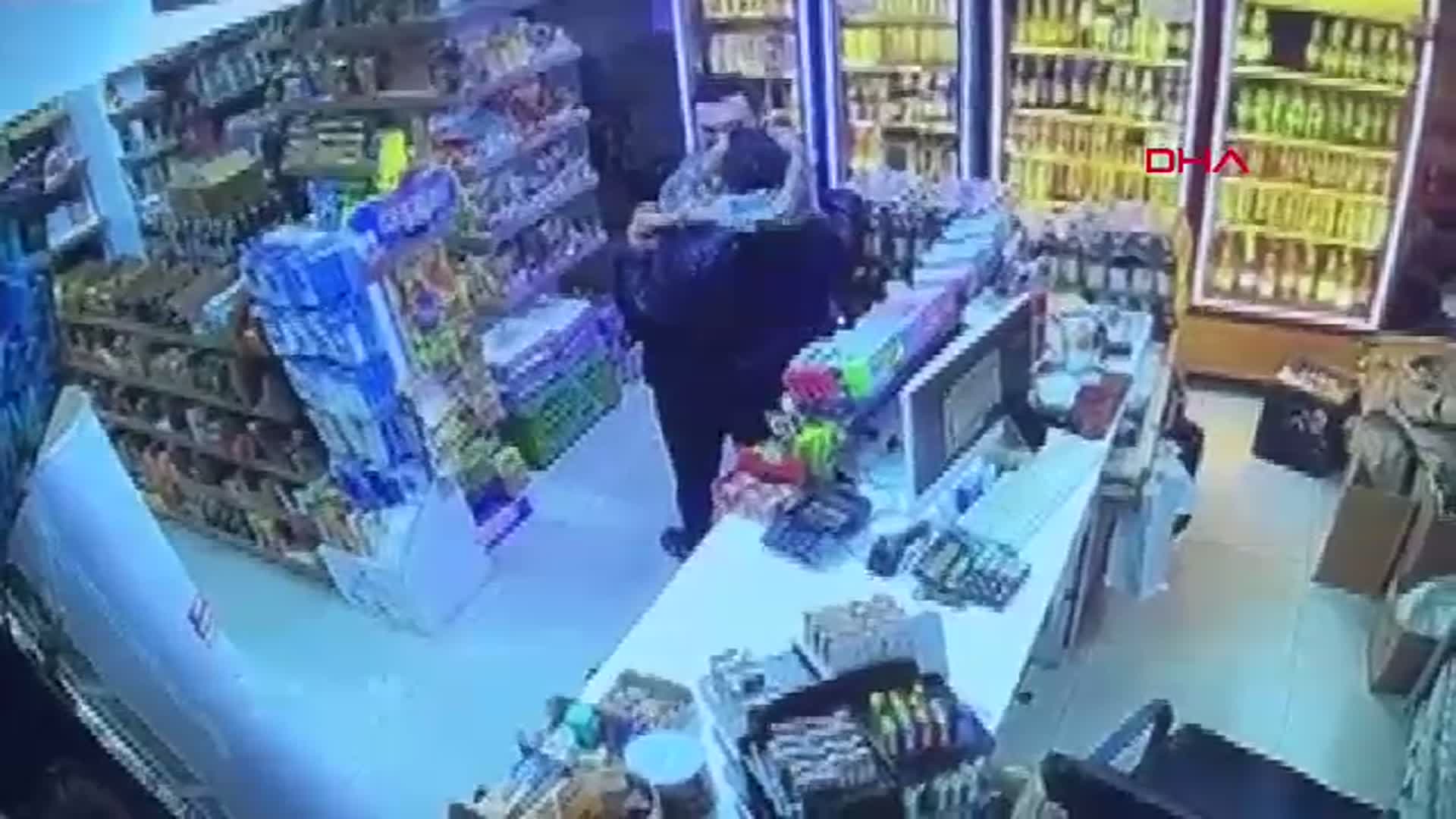 Antalya'da Alkol Etkisiyle Cinayet: Müşteri Öldürüldü