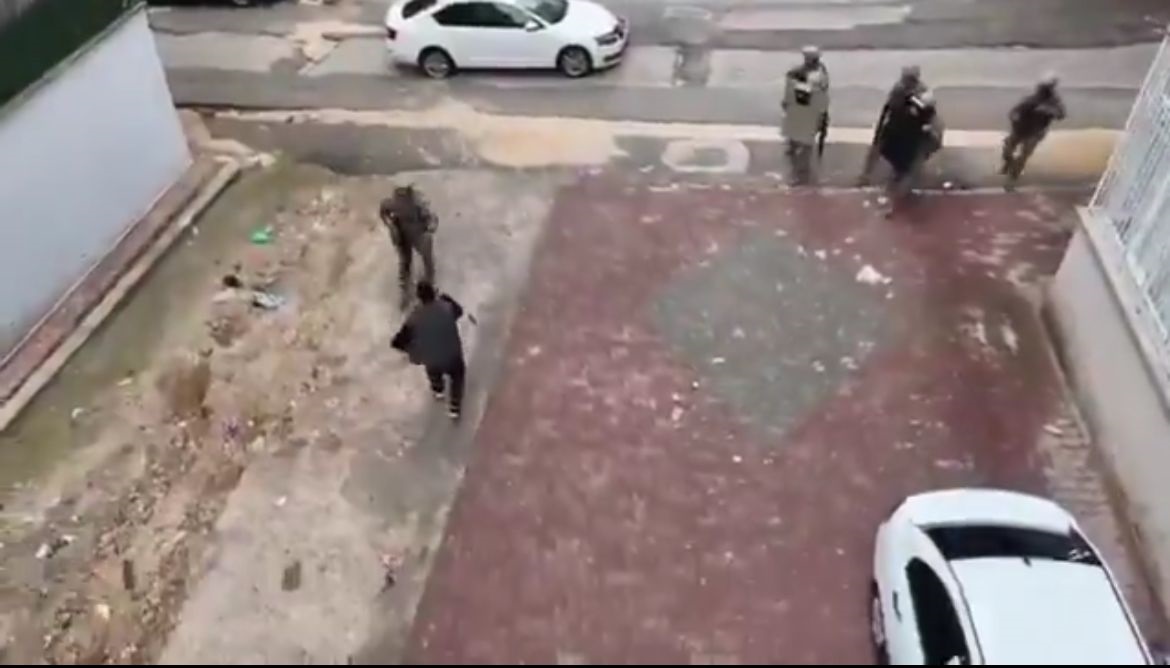 Gaziantep'te Firari Hükümlü, Polisi Tabanca ile Tehdit Etti