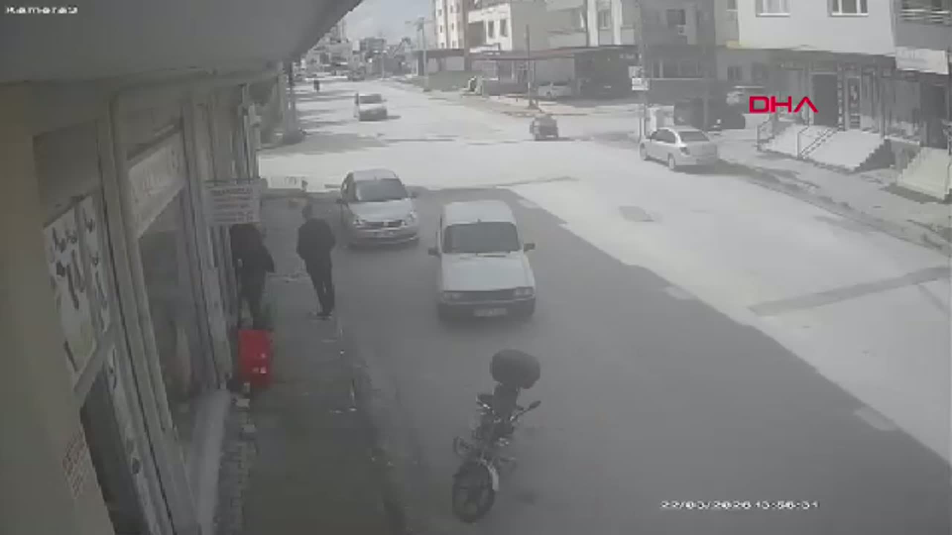 Adana'da İki Motosiklet Çarpıştı: 3 Yaralı
