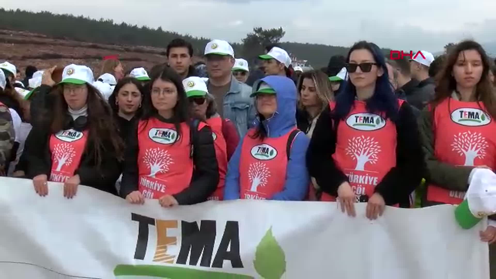 İzmir'de Orman Yangınlarının Ardından 15 Bin Fidan Dikildi