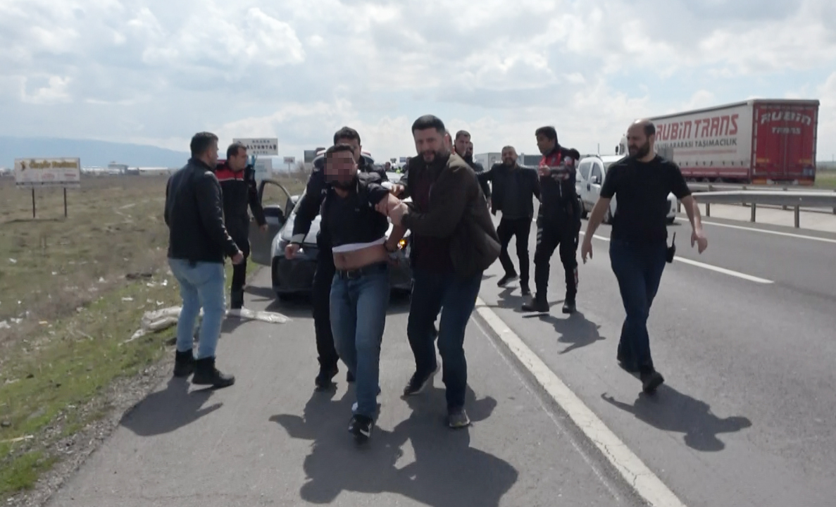 Aksaray'da Kaçış Ve Çarpışma: Sürücü 30 Kilometrelik Takip Sonrası Yakalandı