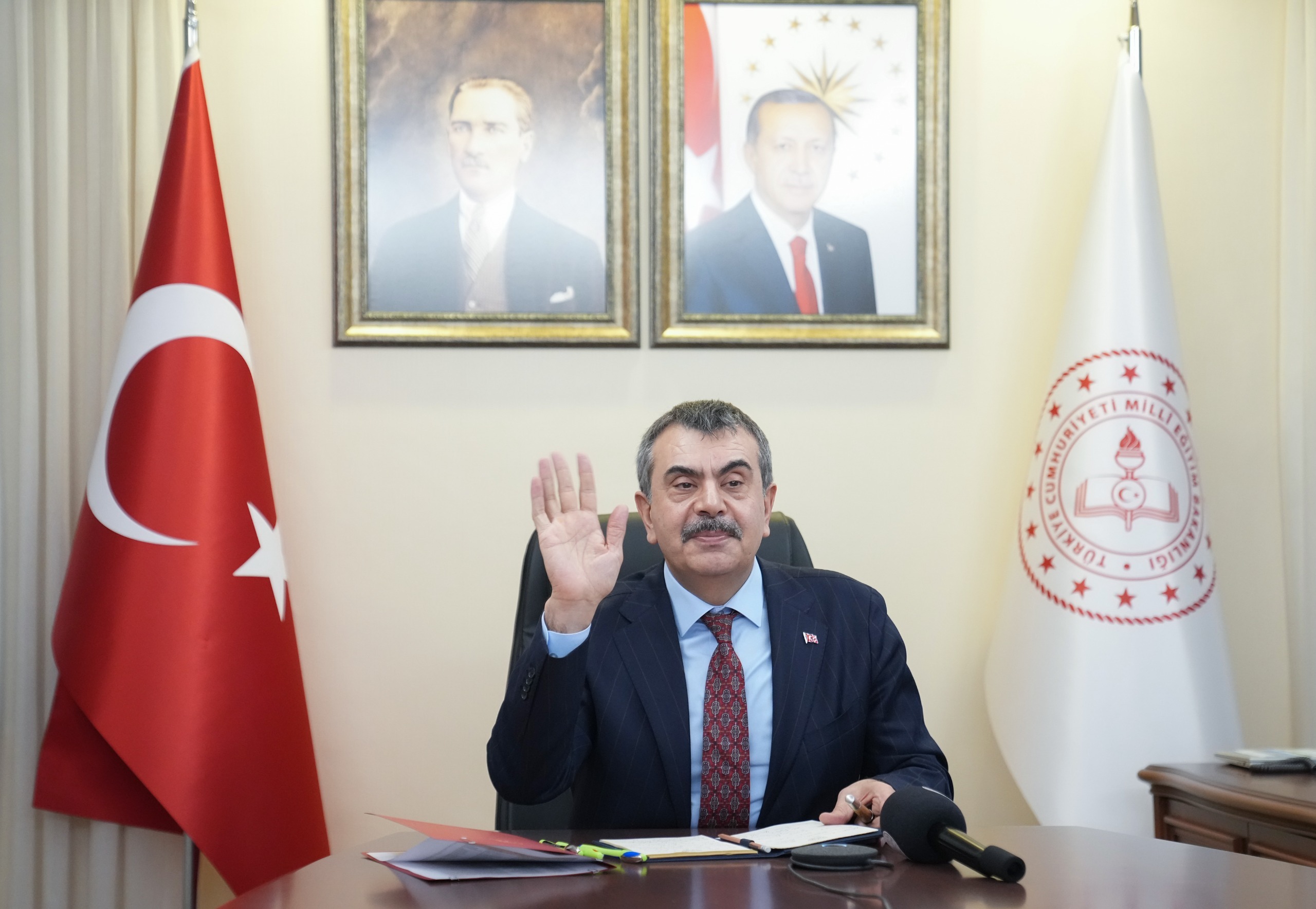 Bakan Tekin, 23 Nisan Çocuk Bayramı İçin Öğrencilerin Fikirlerini Dinledi
