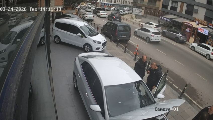 Pendik'te Silahlı Saldırı: 2 Kişi Hastaneye Kaldırıldı