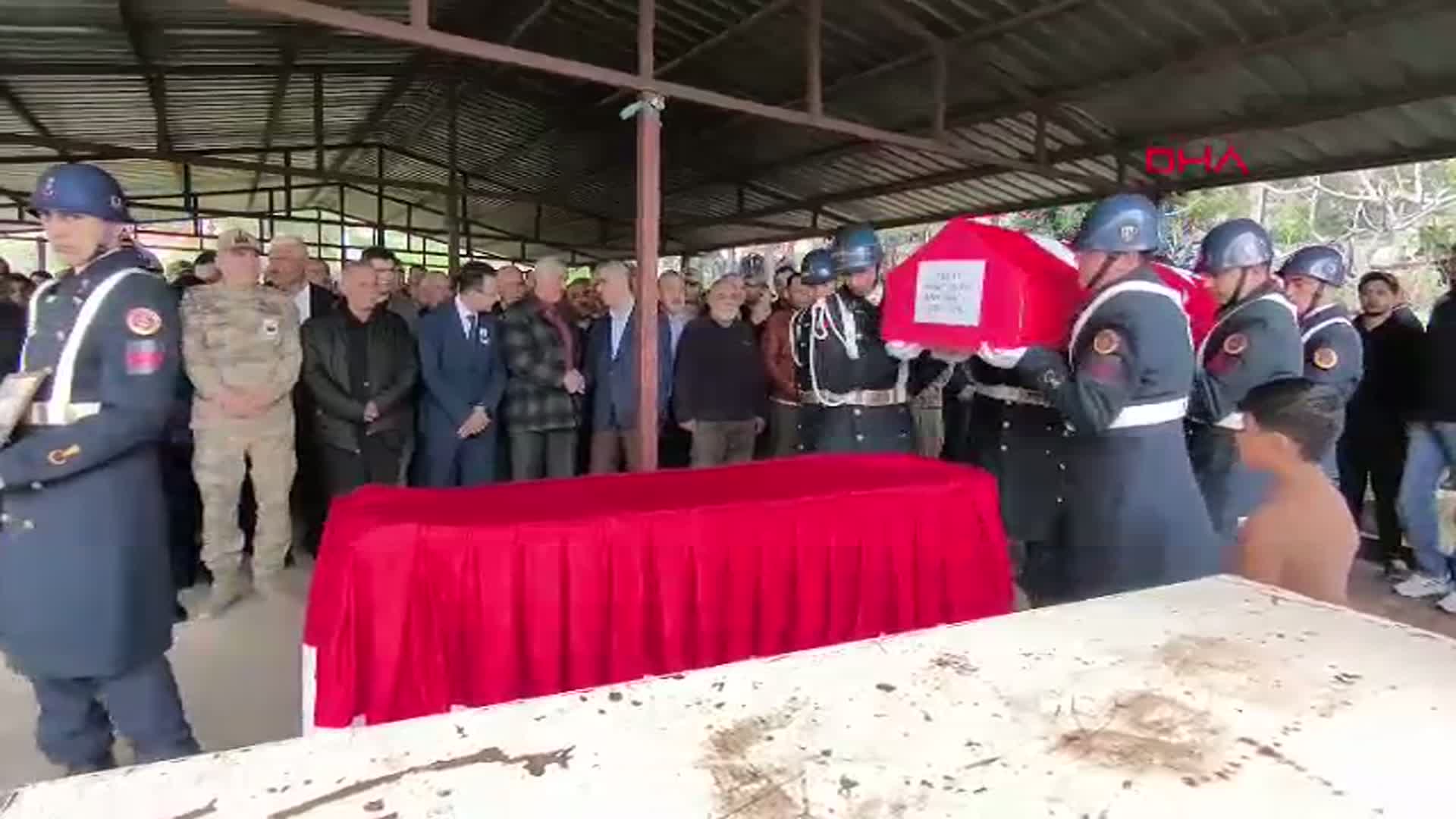 Hatay'da Kalp Krizi Nedeniyle Hayatını Kaybeden Astsubay Toprağa Verildi