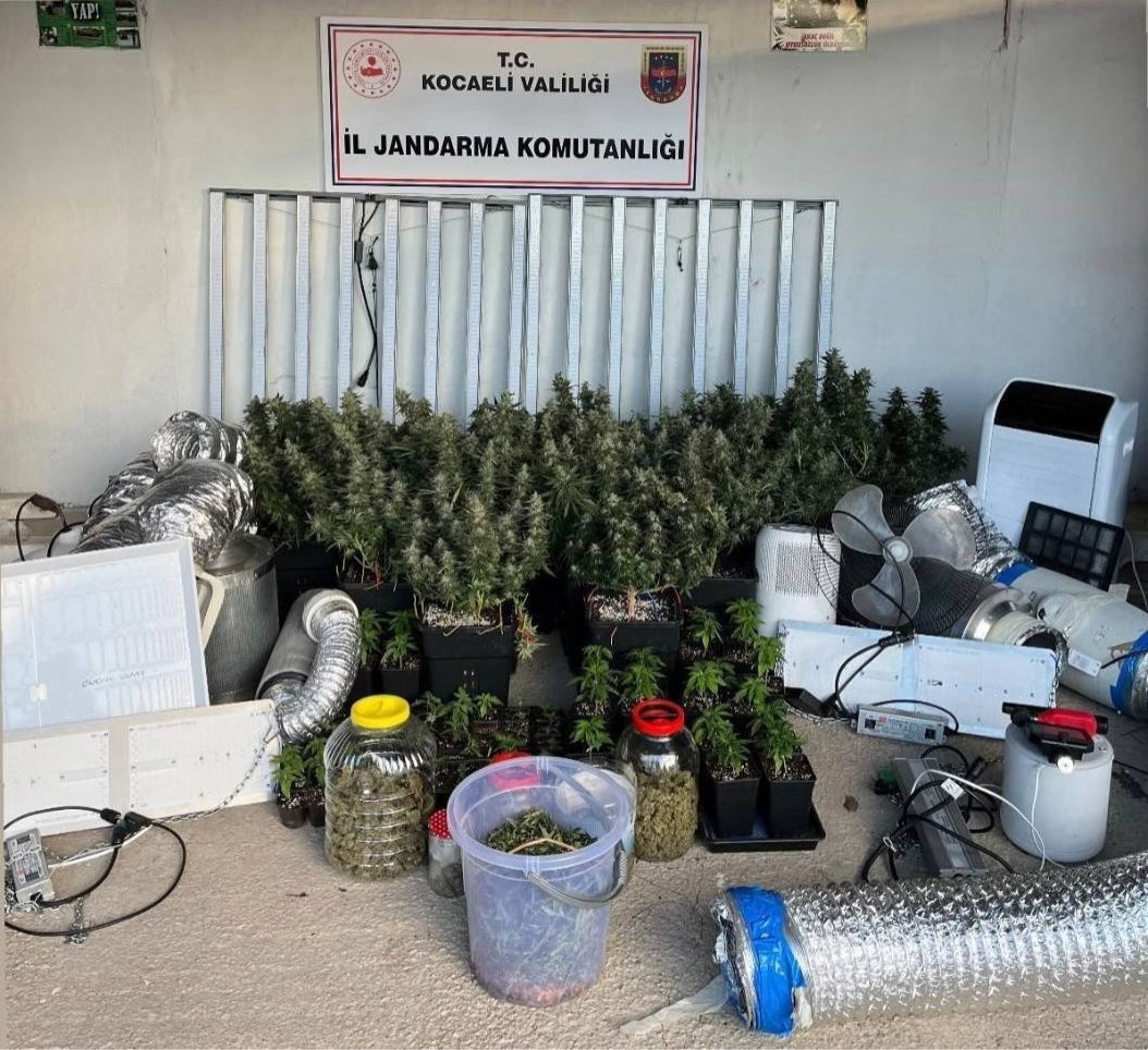 Kocaeli'de Uyuşturucu Operasyonu: 40 Adrese Baskın, 36 Gözaltı
