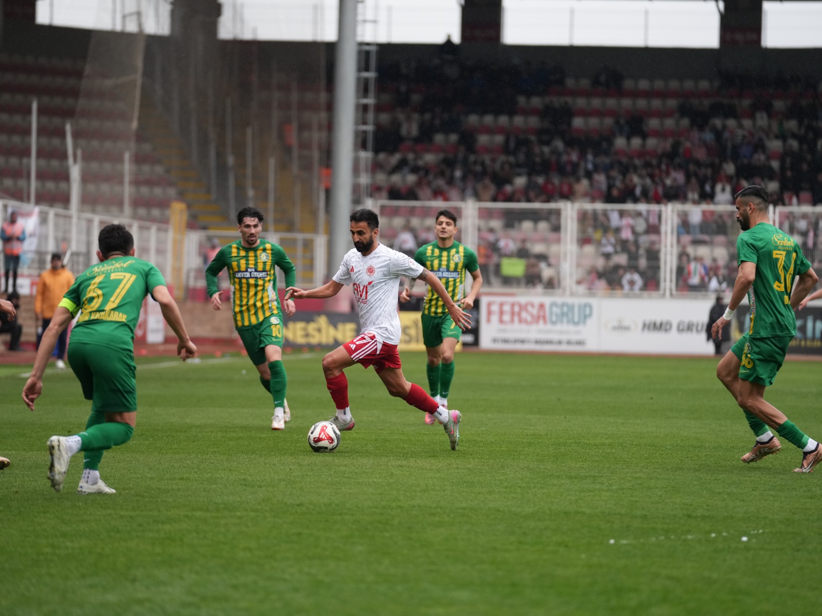 Batman Petrolspor, Şanlıurfaspor'u 2-1 Yenerek Liderliğini Korudu