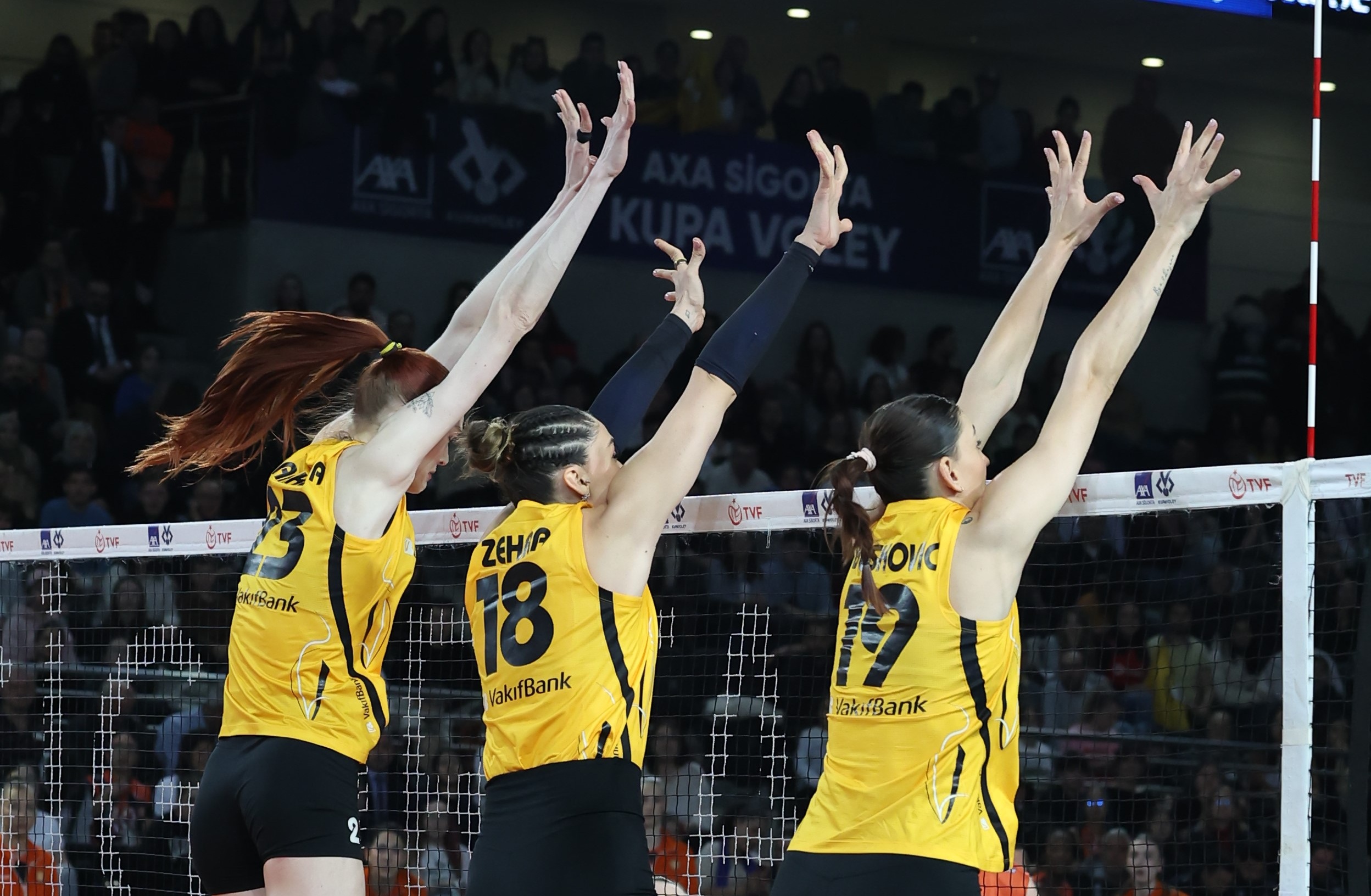VakıfBank Kupayı Kazandı: Şampiyonluk 10. Kez Geldi