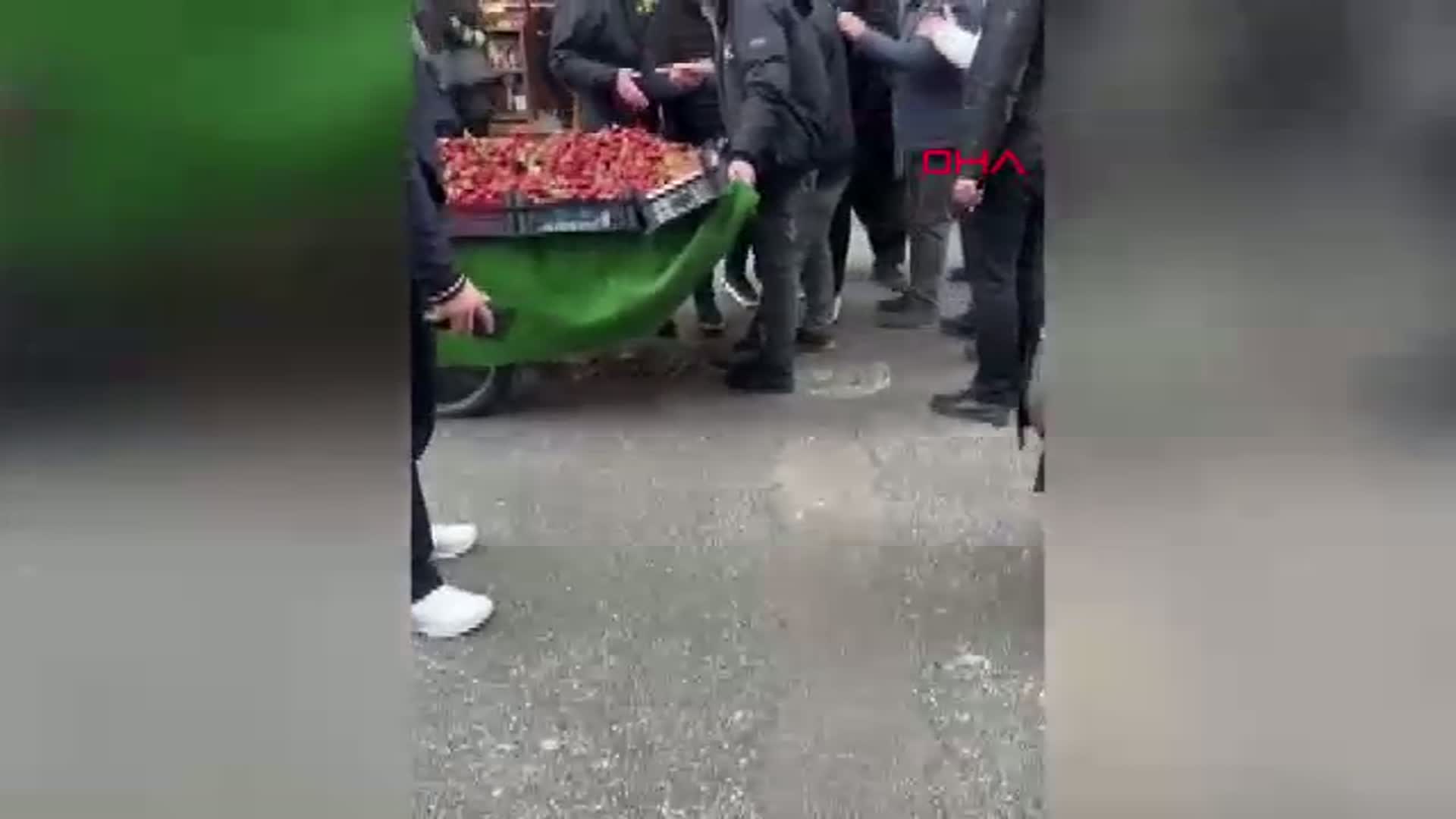 Sakarya'da Seyyar Satıcı ve Zabıta Ekipleri Arasında Kavga: 2 Yaralı, 2 Tutuklu
