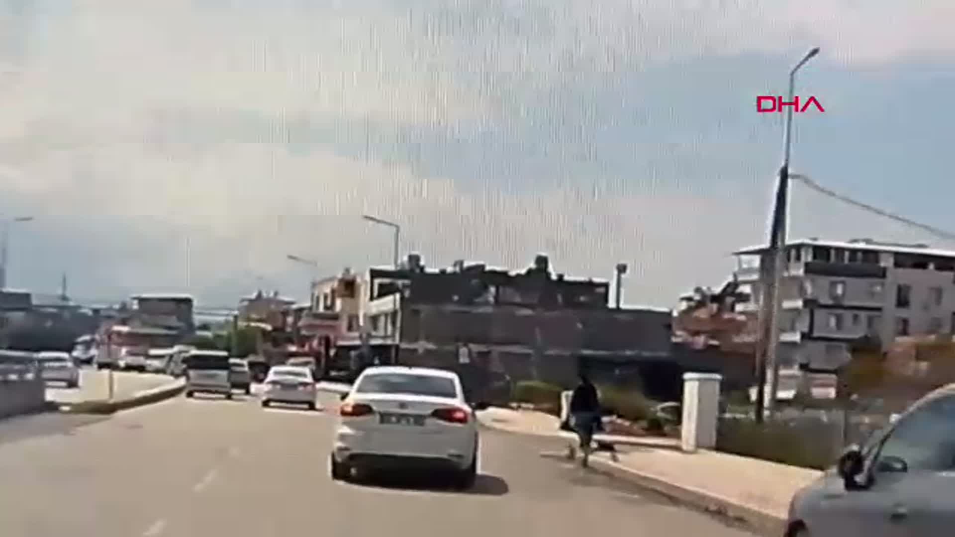 Hatay'da Yolda Yürüyen Kadının Kolyasını Gasbeden Şüpheli Tutuklandı