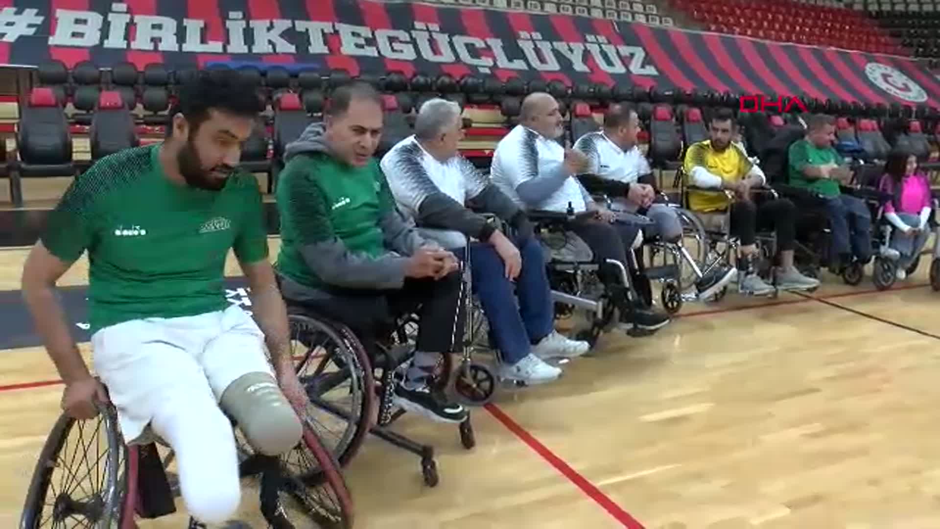Gaziantep'te Depremzedelere Umut: Tekerlekli Sandalyede Tenis Projesi