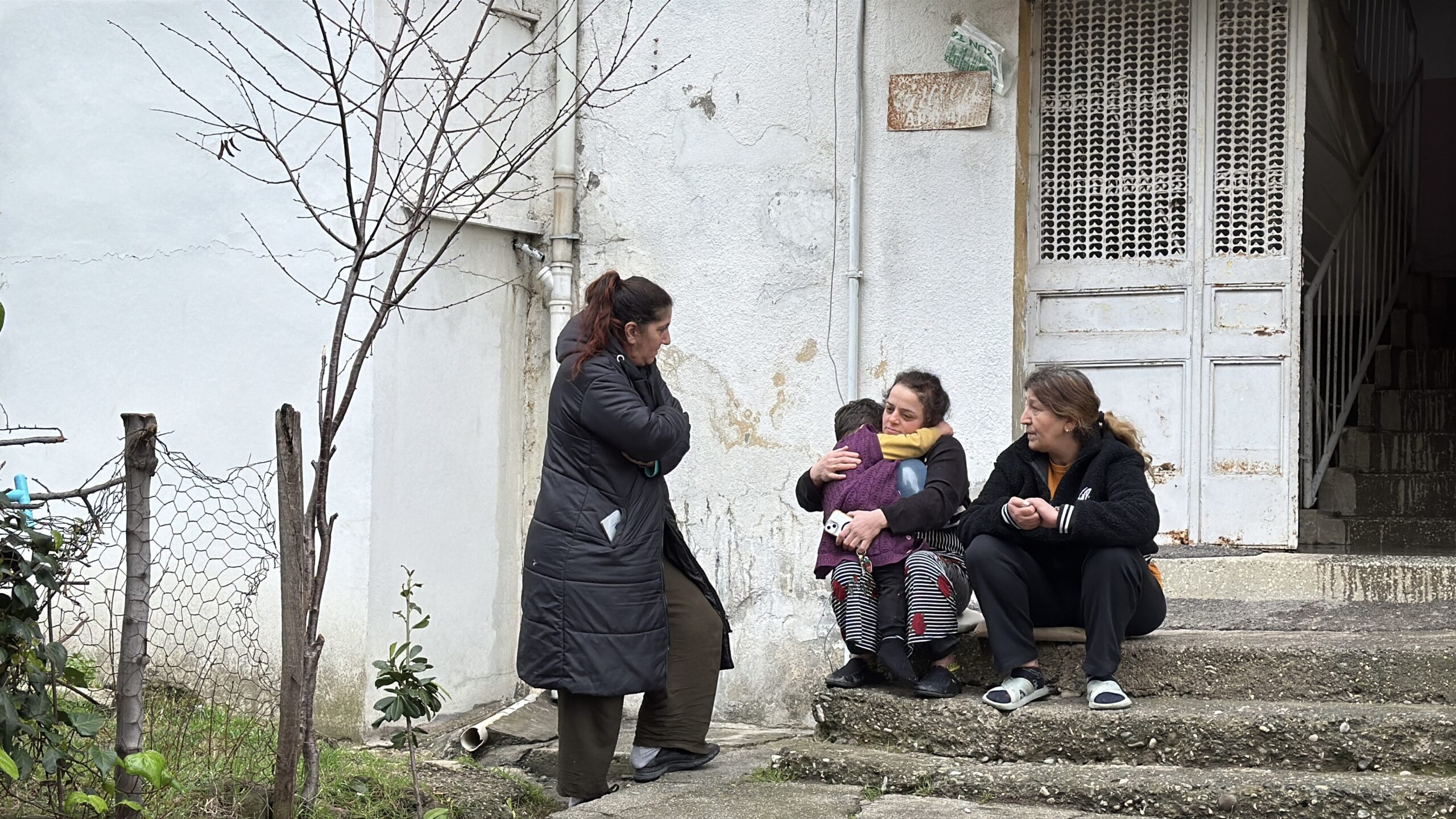 Evde Tek Başına Olan Çocuk Çakmak ile Oynarken Yangın Çıkardı