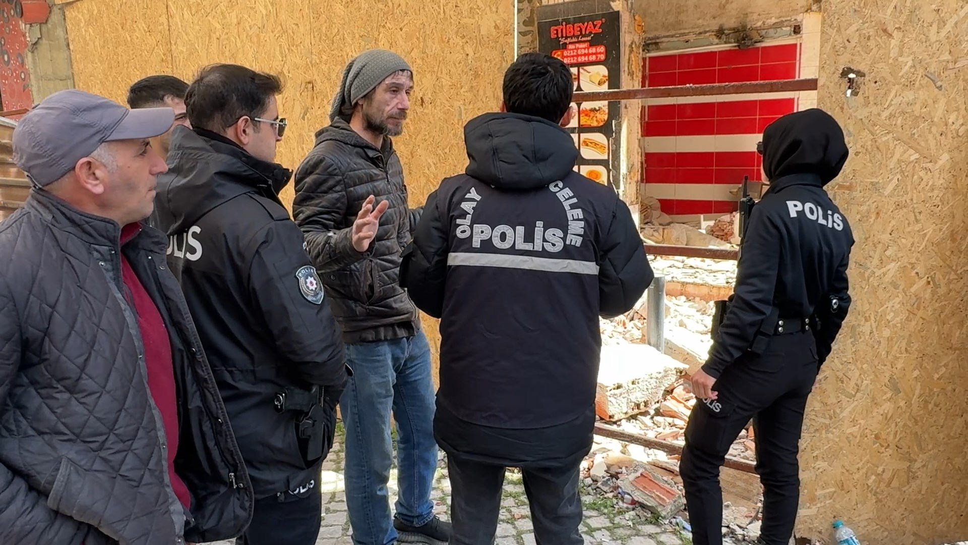 İstanbul Avcılar'da Yıkım Sırasında Dörtüncü Kattan Düşerek Hayatını Kaybetti