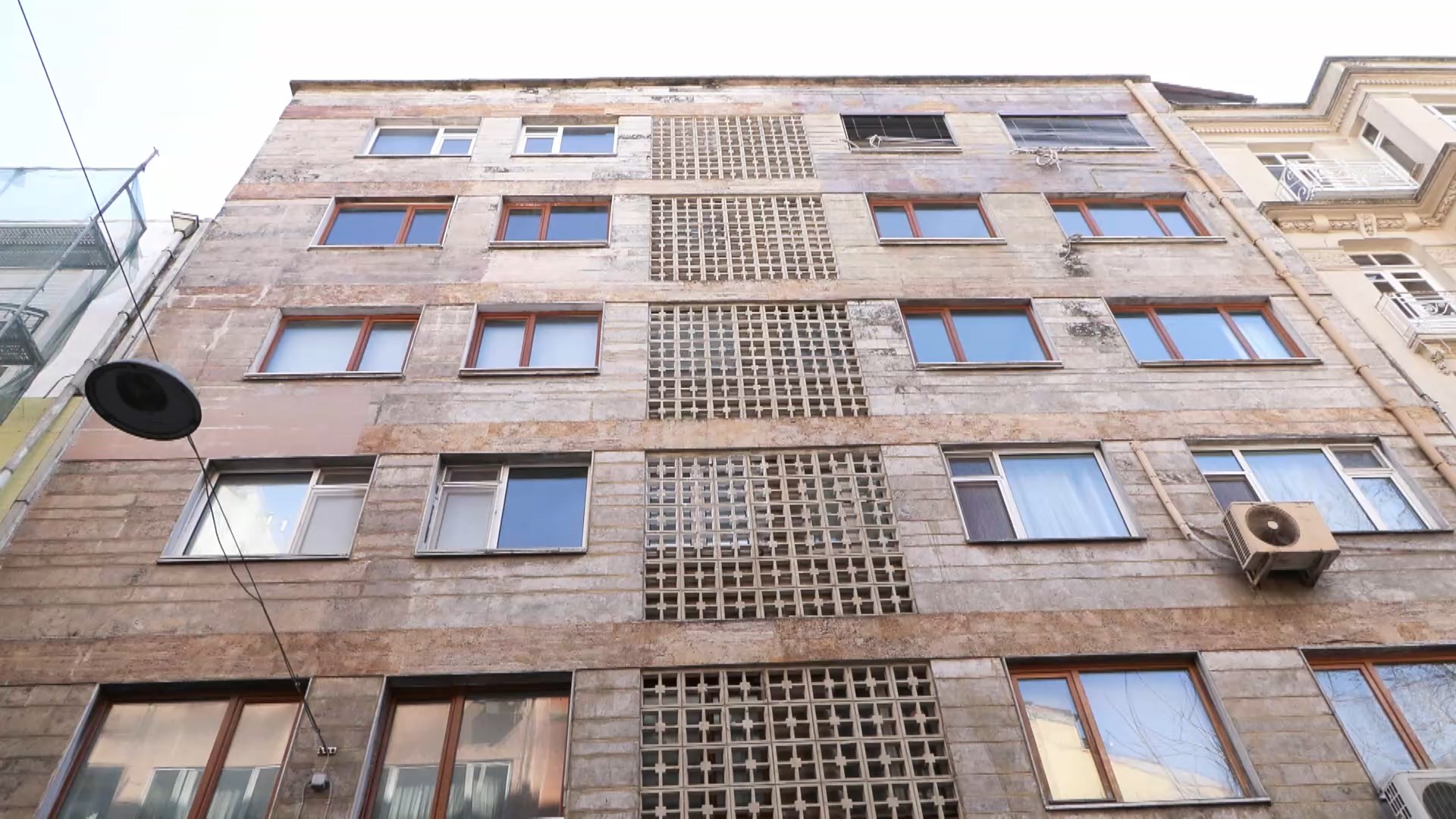 Orhan Pamuk'un Taray Apartmanı Davasında Yıkım Kararı