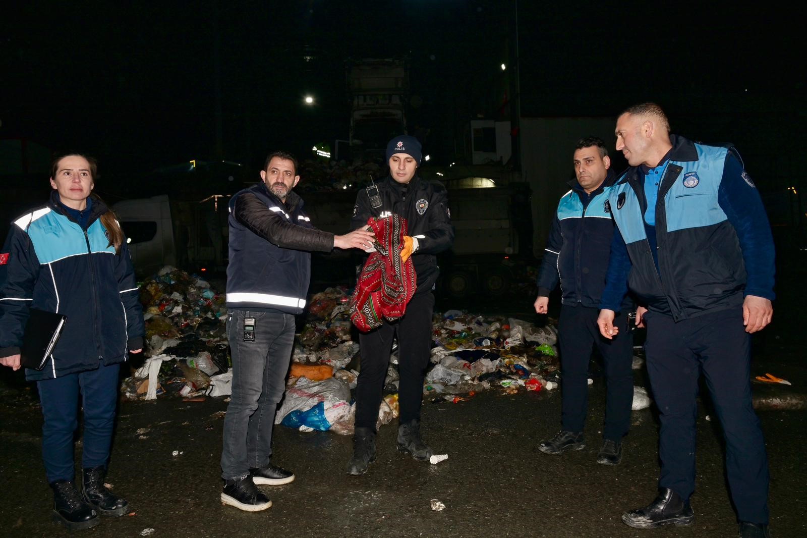 Esenyurt'ta Çöpten 1.2 Milyon Liralık Altın Bulundu
