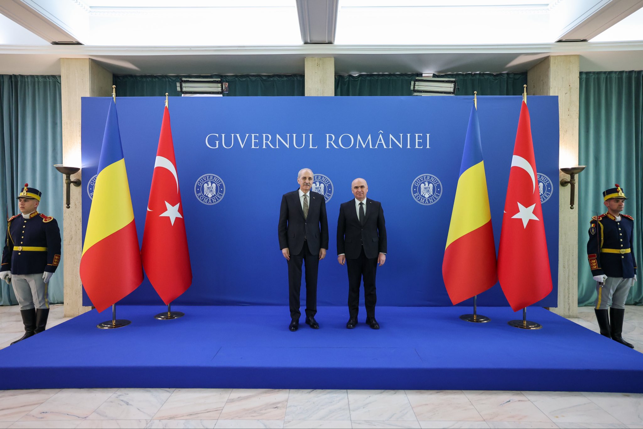 TBMM Başkanı Kurtulmuş, Romanya Başbakanı Bolojan ile Önemli Görüşme Gerçekleştirdi