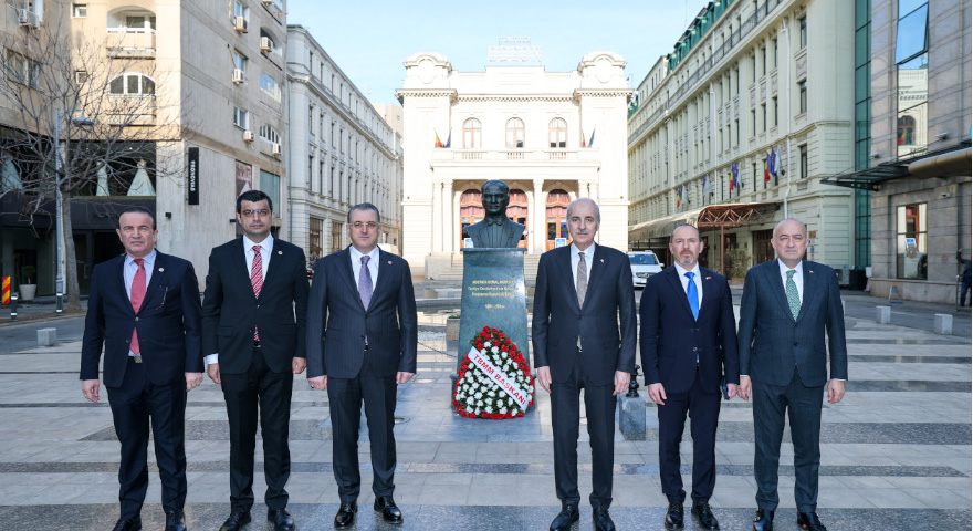 TBMM Başkanı Numan Kurtulmuş, Bükreş'teki Atatürk Anıtı'nı Ziyaret Etti