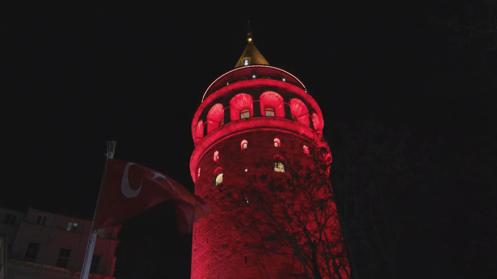 Galata Kulesi, Multipl Miyelom İçin Kırmızı Işıklarla Aydınlatıldı