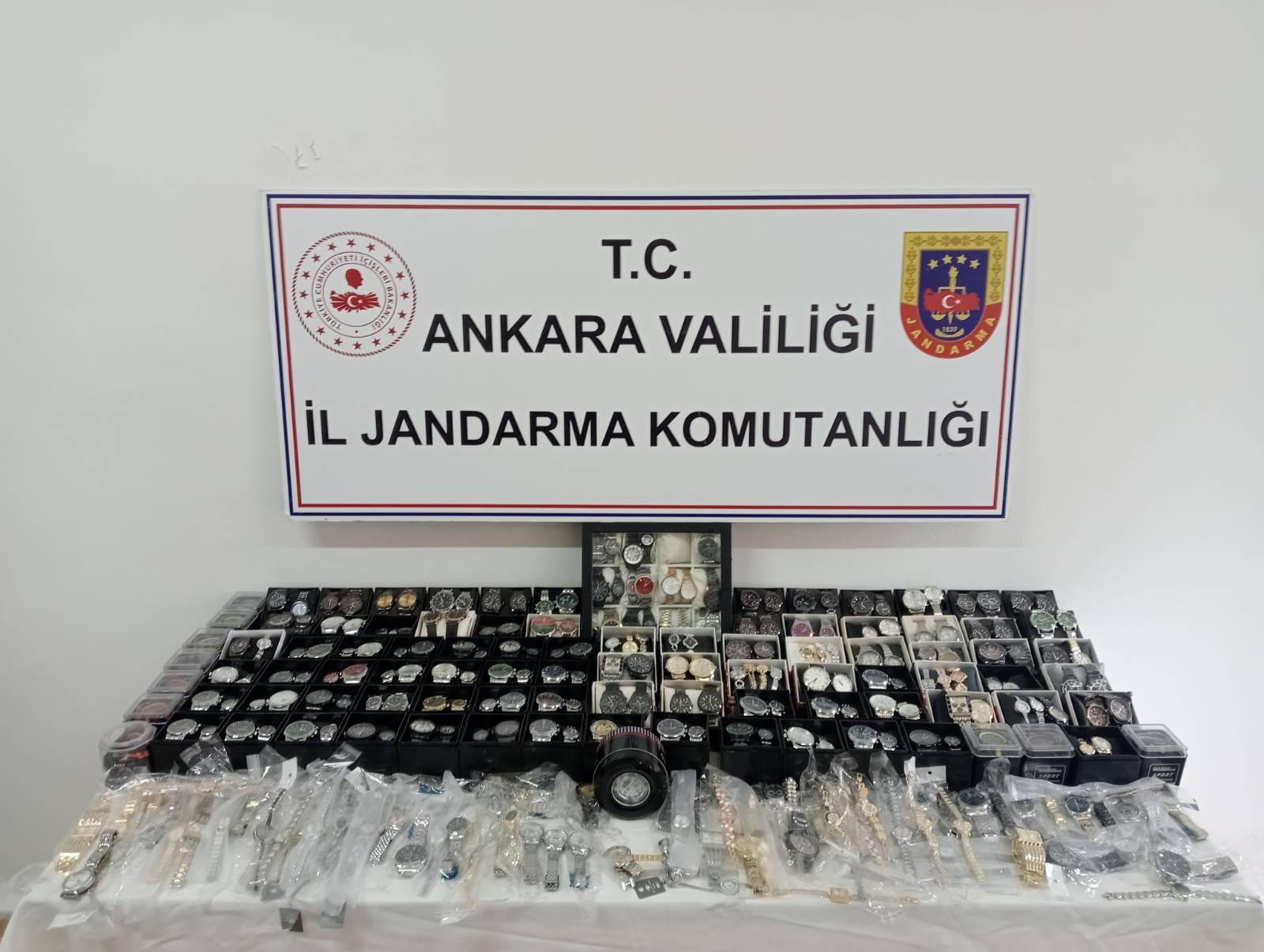 Ankara'da Kaçak Saat Operasyonu: Bir Şüpheli Yakalandı