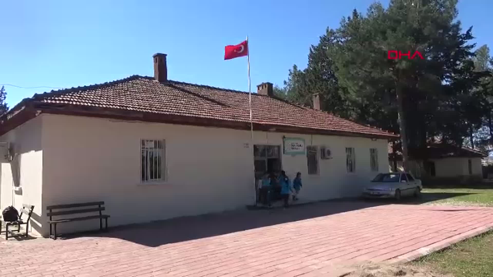 Antalya'da Üniversite Öğrencilerinden Anlamlı Sosyal Sorumluluk Projesi