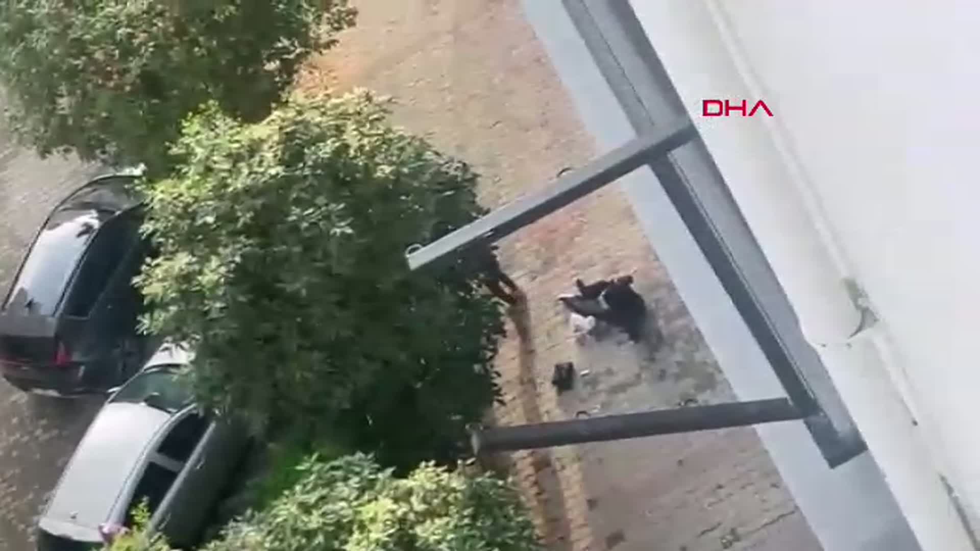 Adana'da Eski Eşinin Gözleri Önünde Bacaklarından Vuruldu