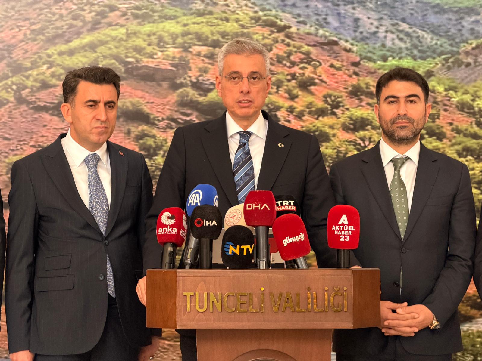 Sağlık Bakanı Memişoğlu Tunceli'de Sağlık Hizmetlerini Değerlendirdi
