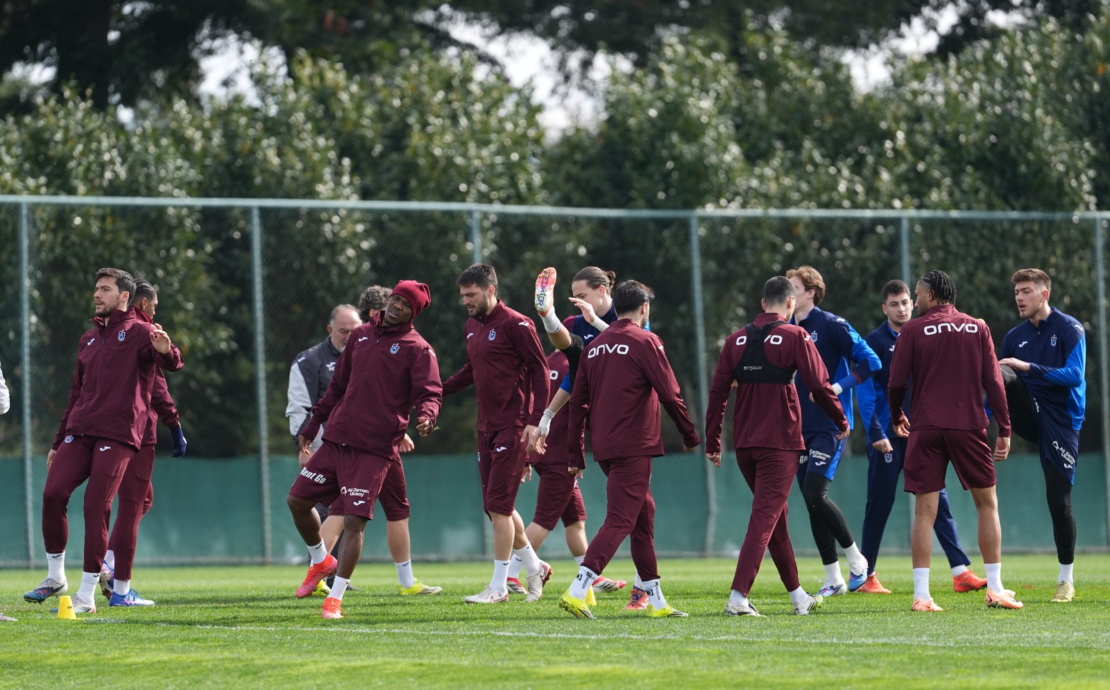 Trabzonspor, Galatasaray Maçı İçin Hazırlıklarını Sürdürüyor