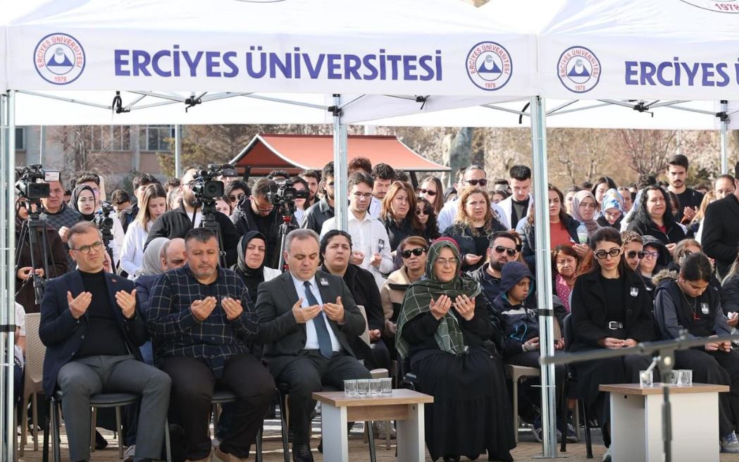 Tıp Öğrencisi Yaren Mercan İçin Anma Töreni Düzenlendi